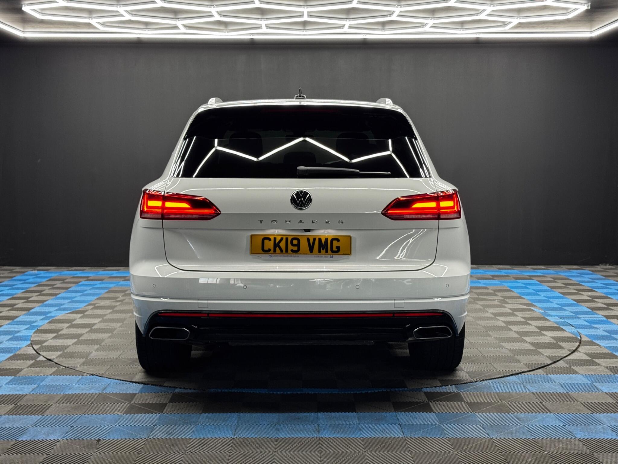 Volkswagen Touareg - Image 6