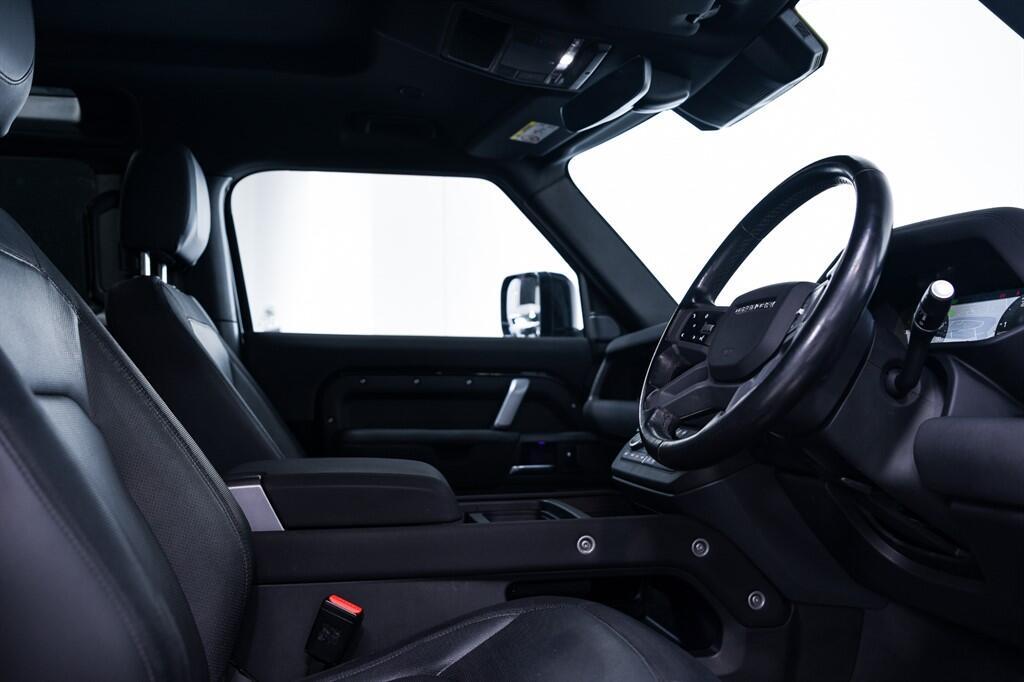 Land Rover Defender 90 - Image 11