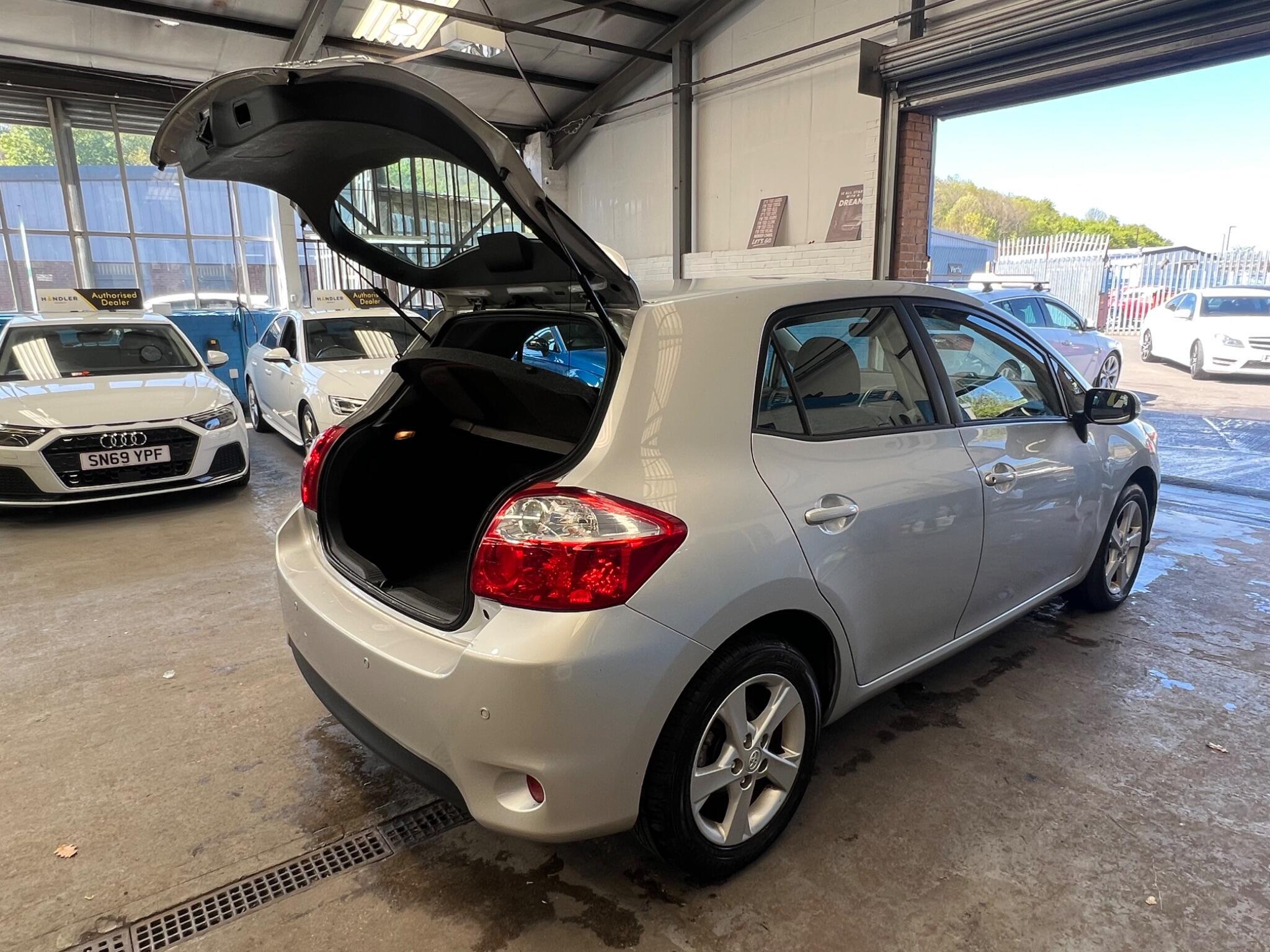 Toyota Auris - Image 20