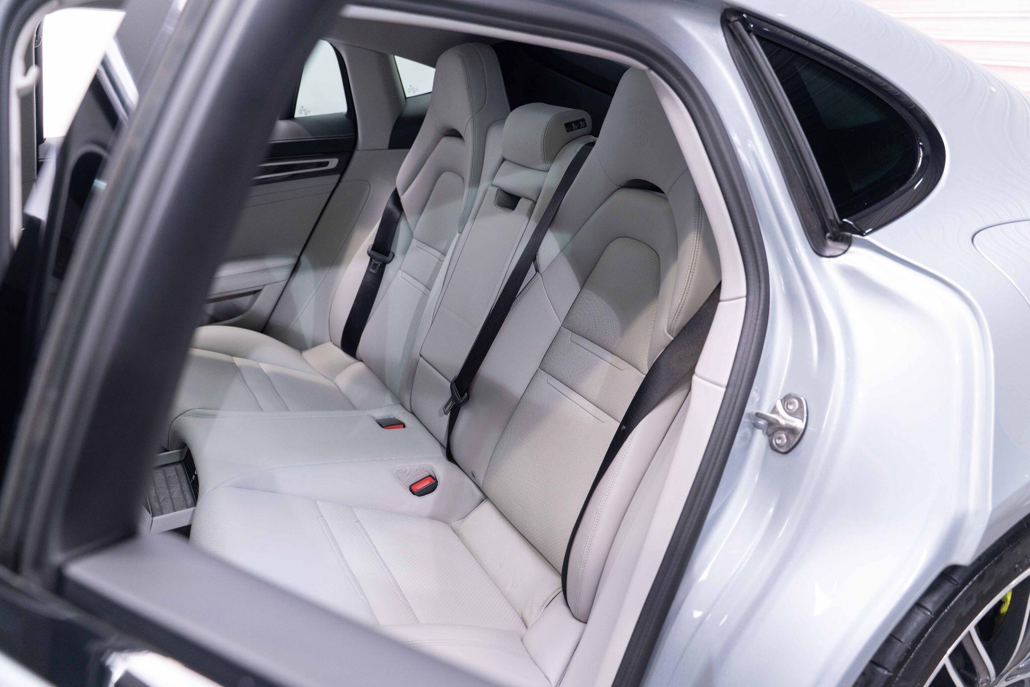 Porsche Panamera - Image 14