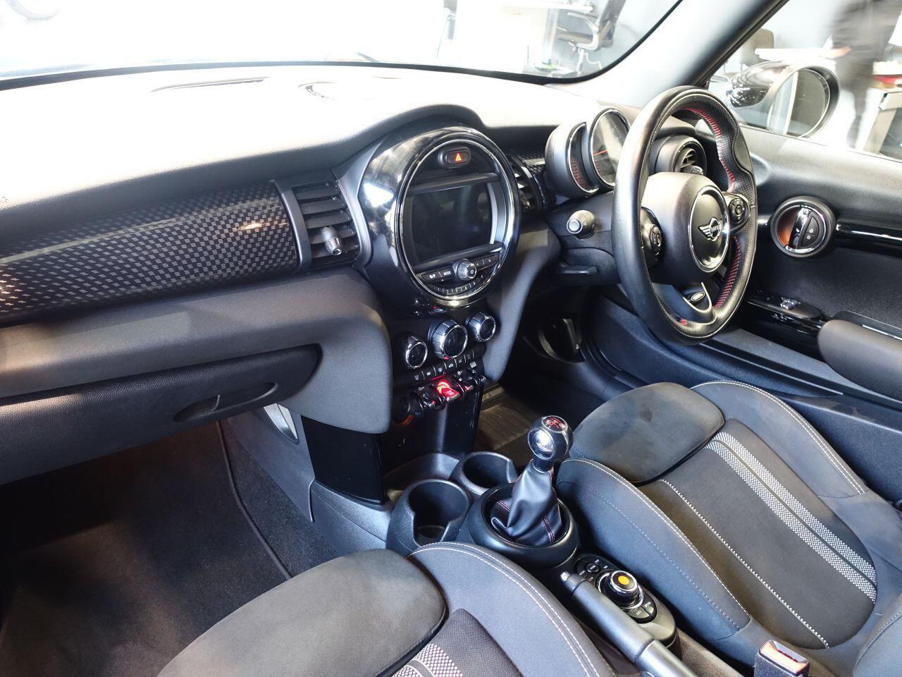 MINI Hatch - Image 7