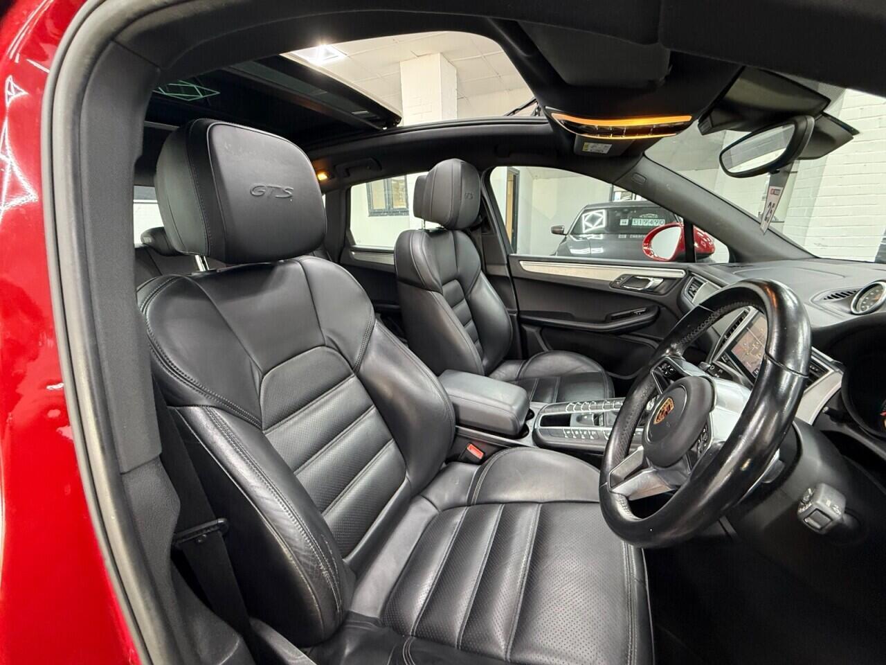 Porsche Macan - Image 14
