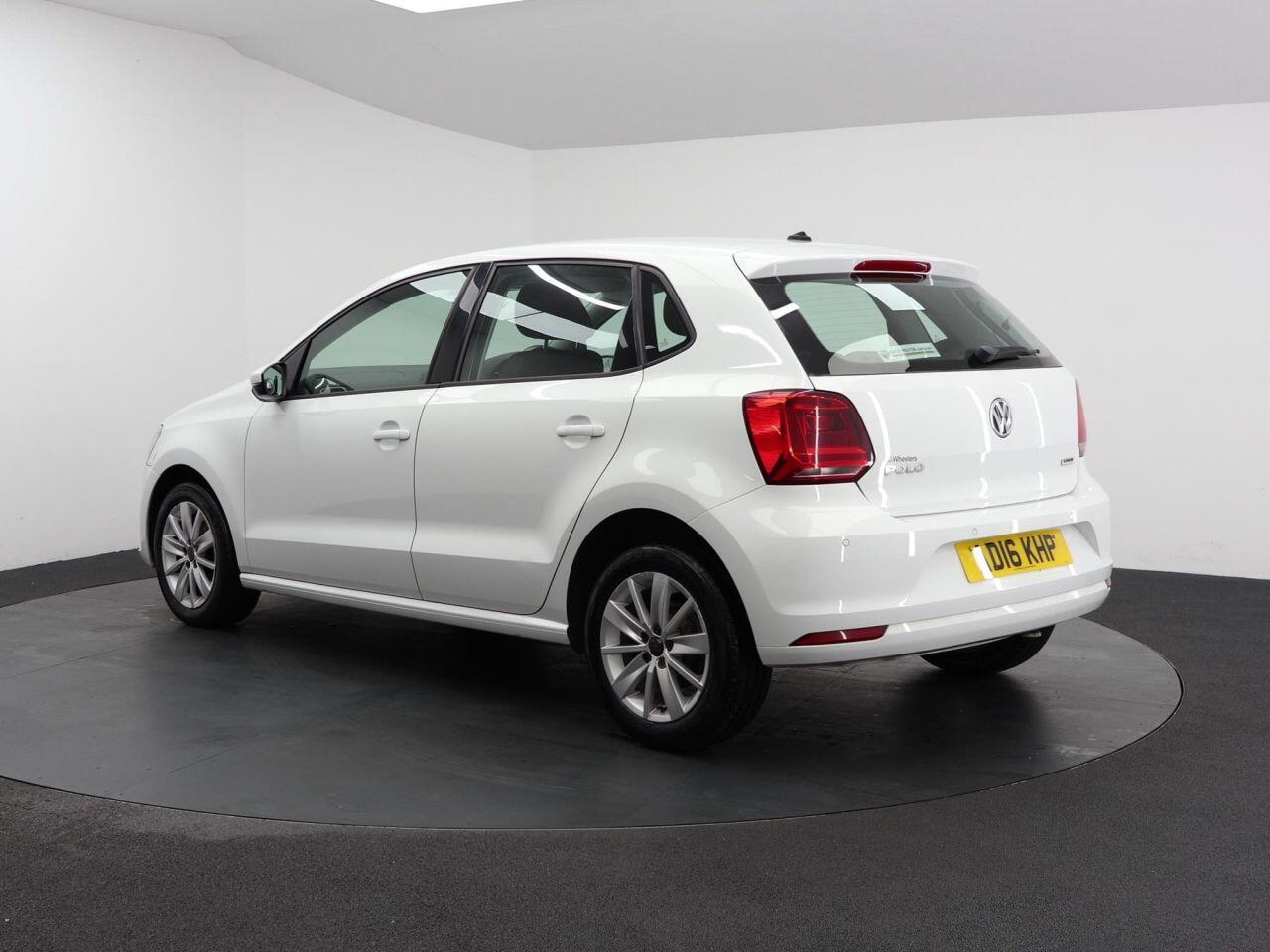 Volkswagen Polo - Image 9