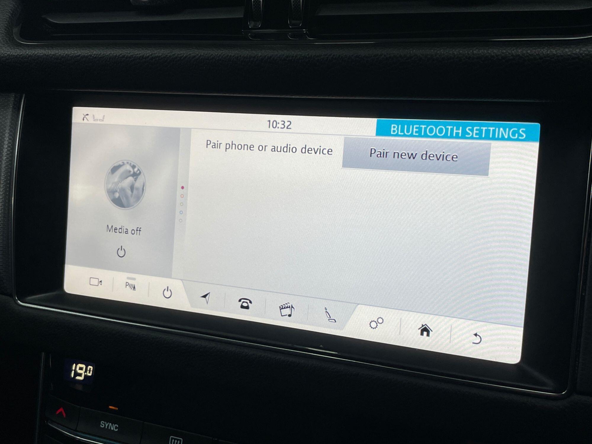 Jaguar XF - Image 39