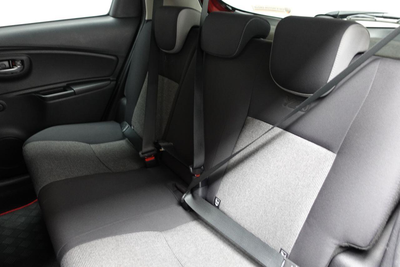 Toyota Yaris - Image 20