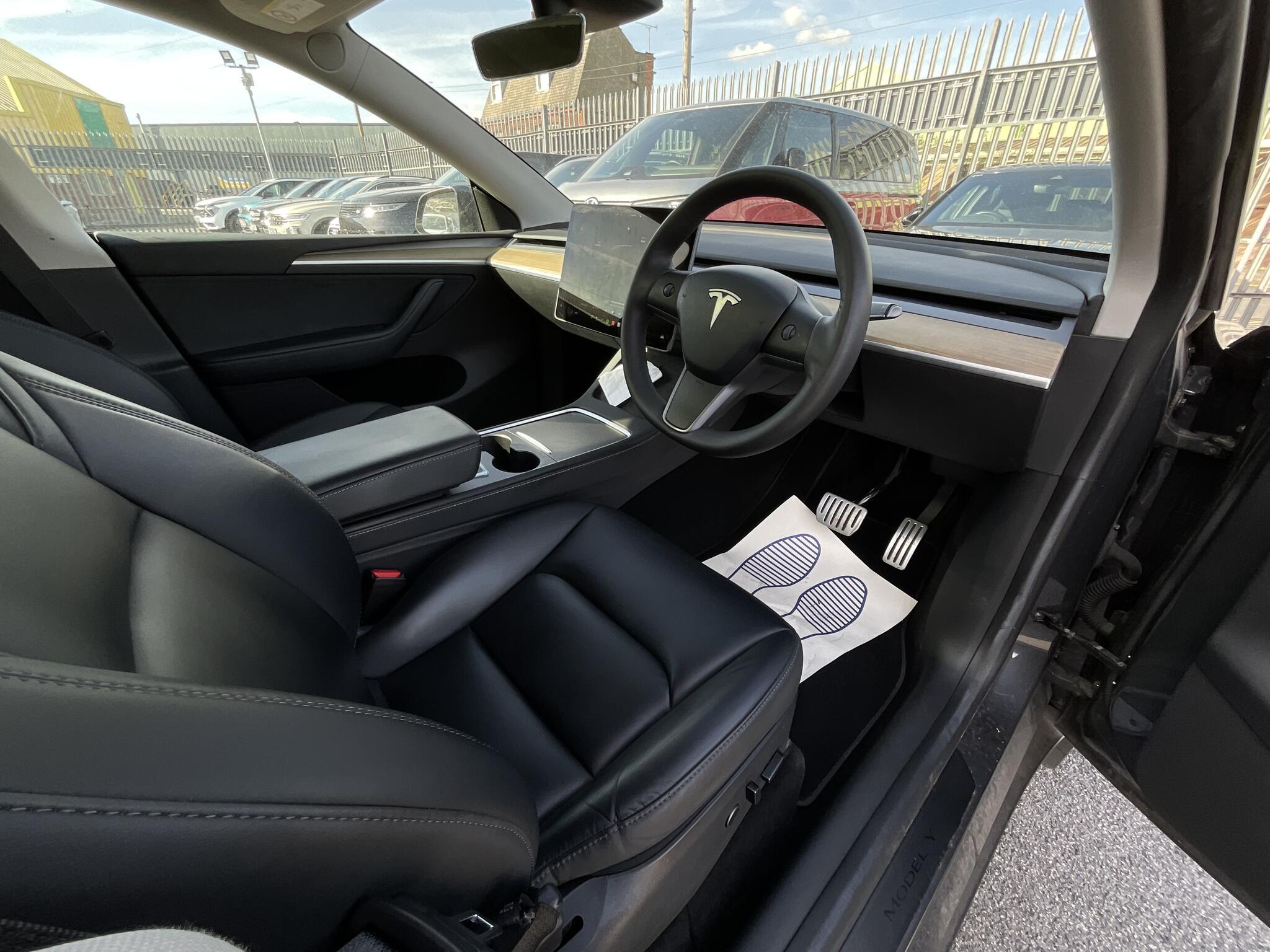 Tesla Model Y - Image 7