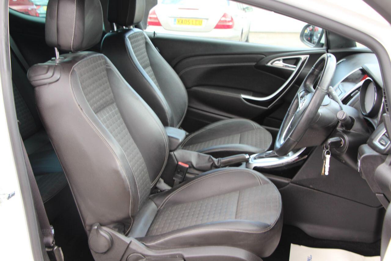 Vauxhall Astra GTC - Image 11