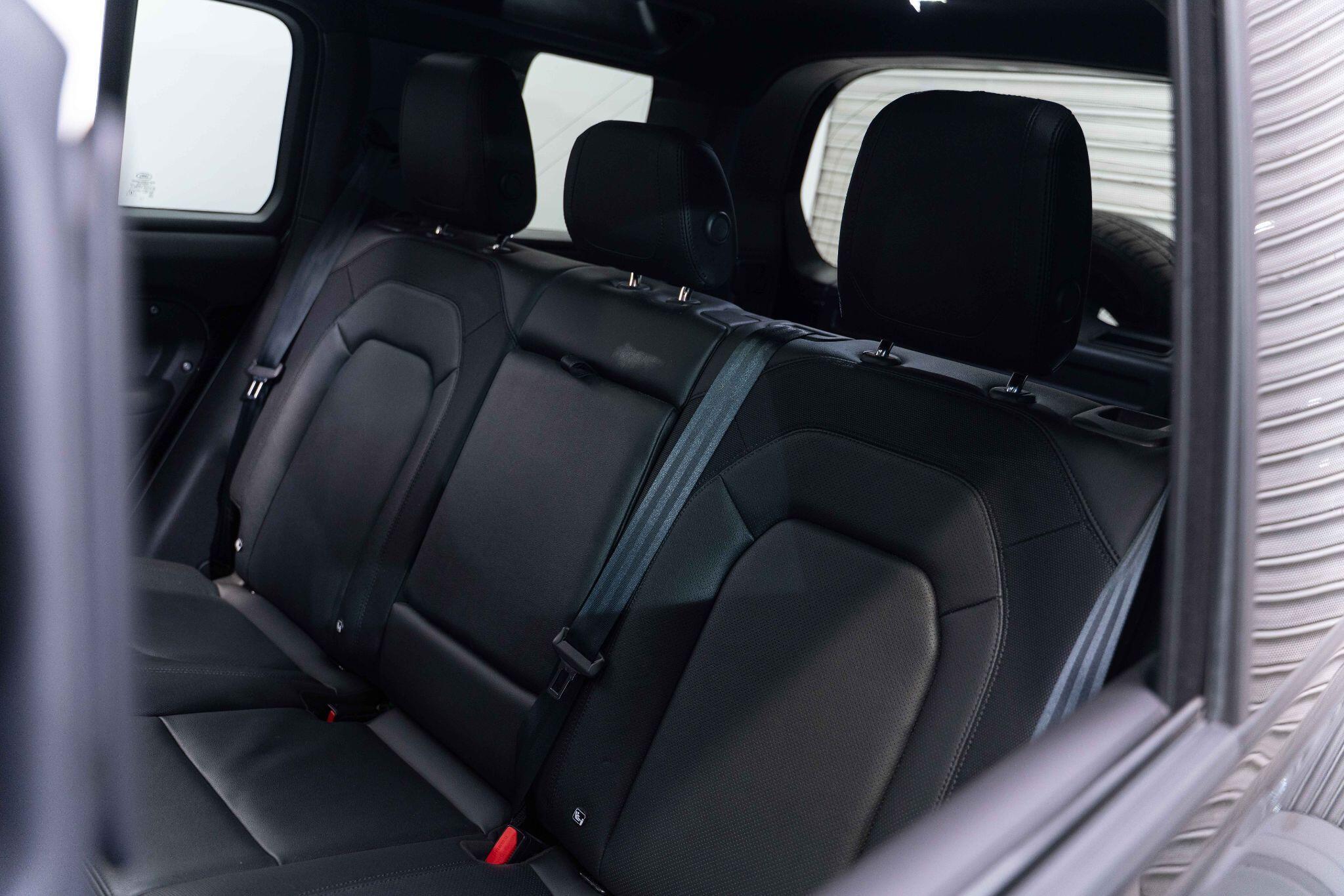 Land Rover Defender 110 - Image 12