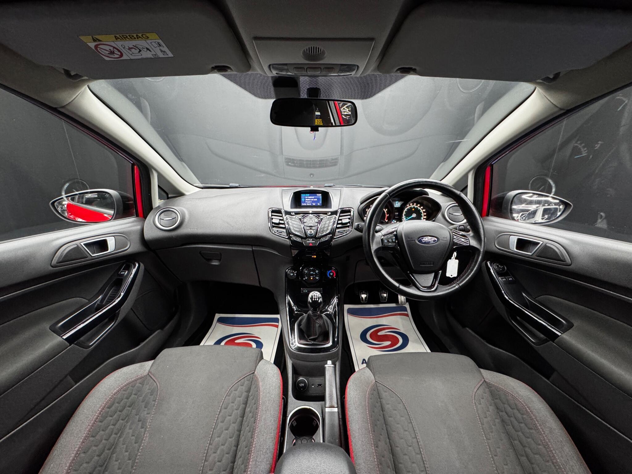 Ford Fiesta - Image 22