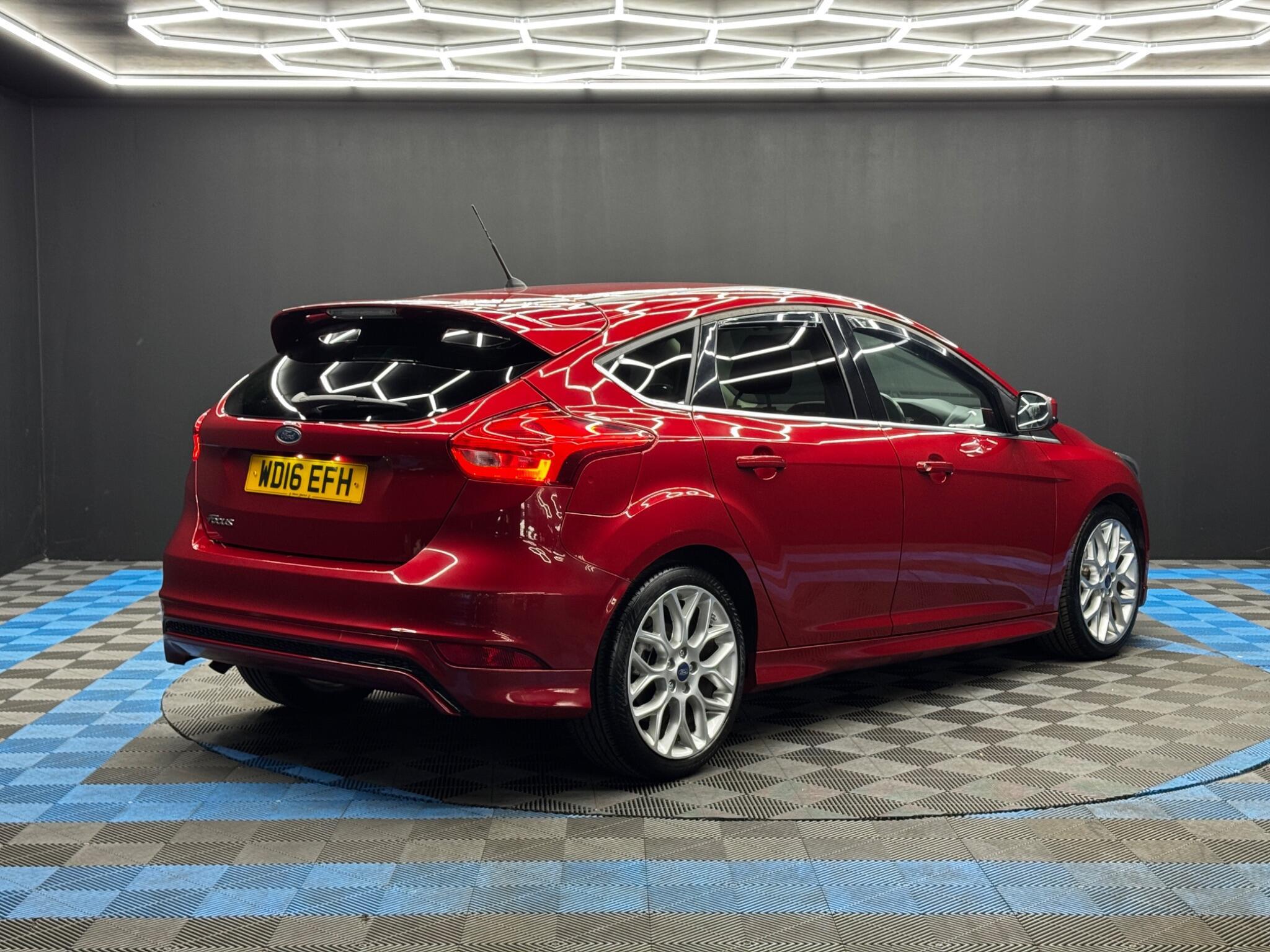 Ford Focus - Image 5