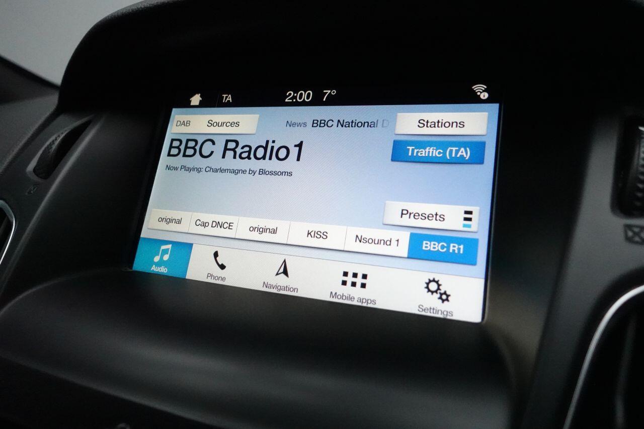 Ford Focus - Image 27