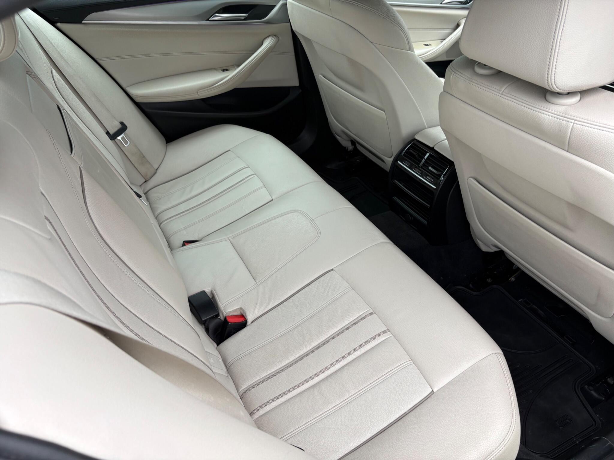 BMW 5 Series - Image 27