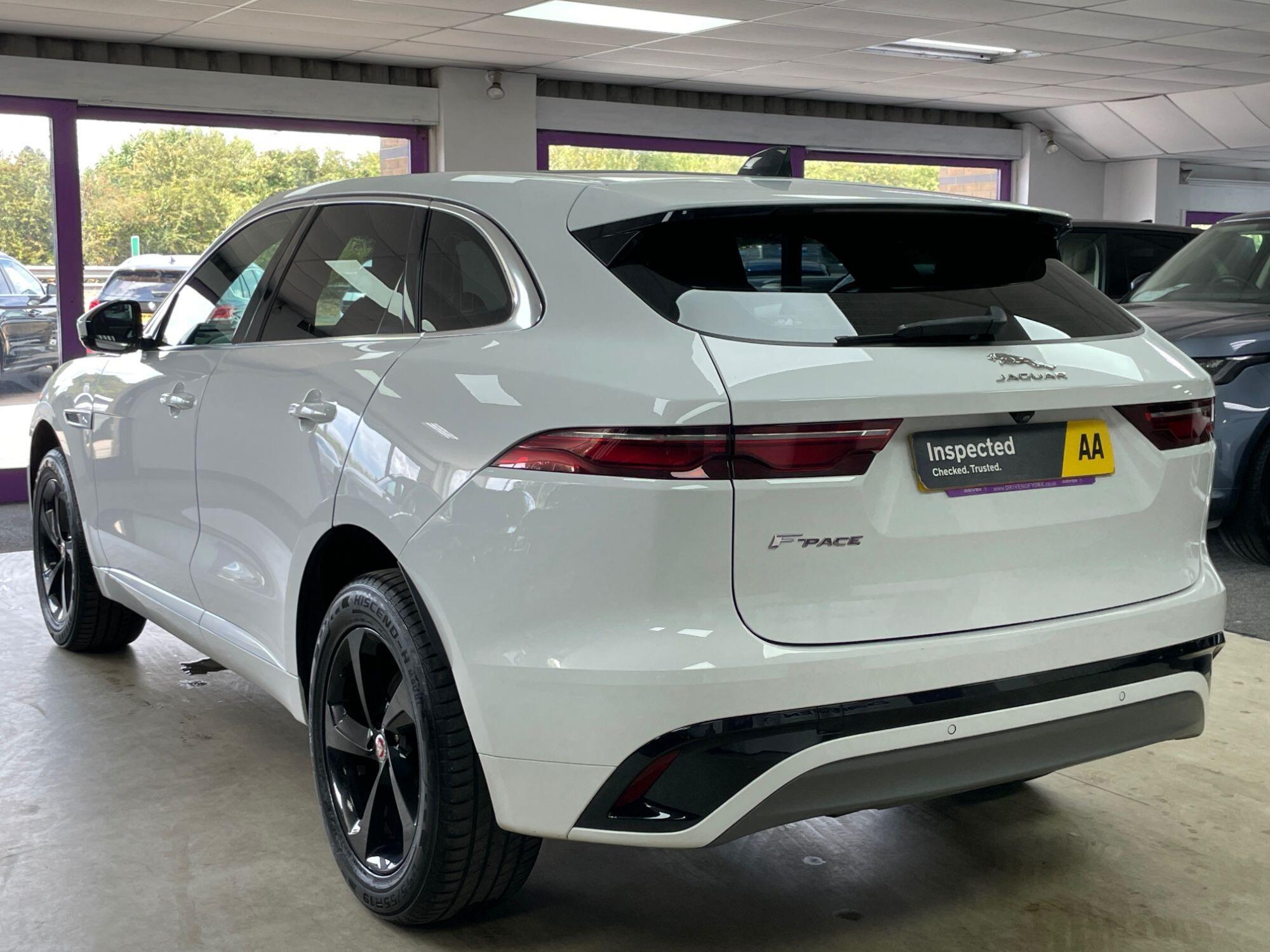 Jaguar F-Pace - Image 9