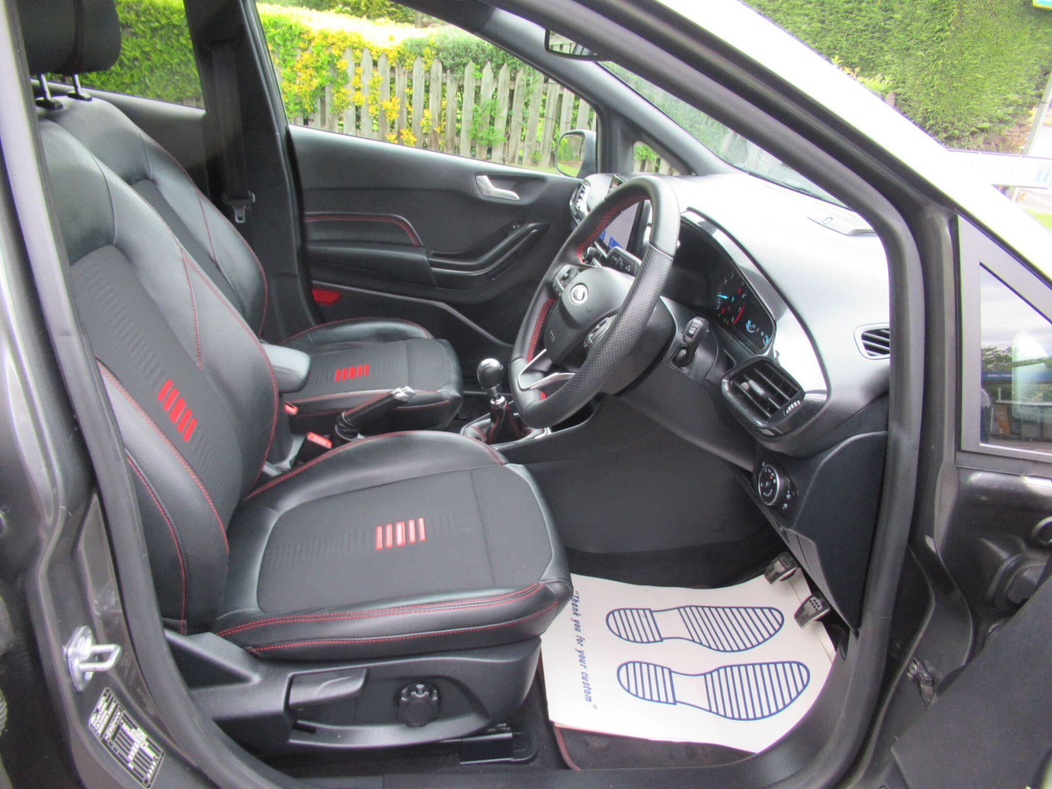 Ford Fiesta - Image 18