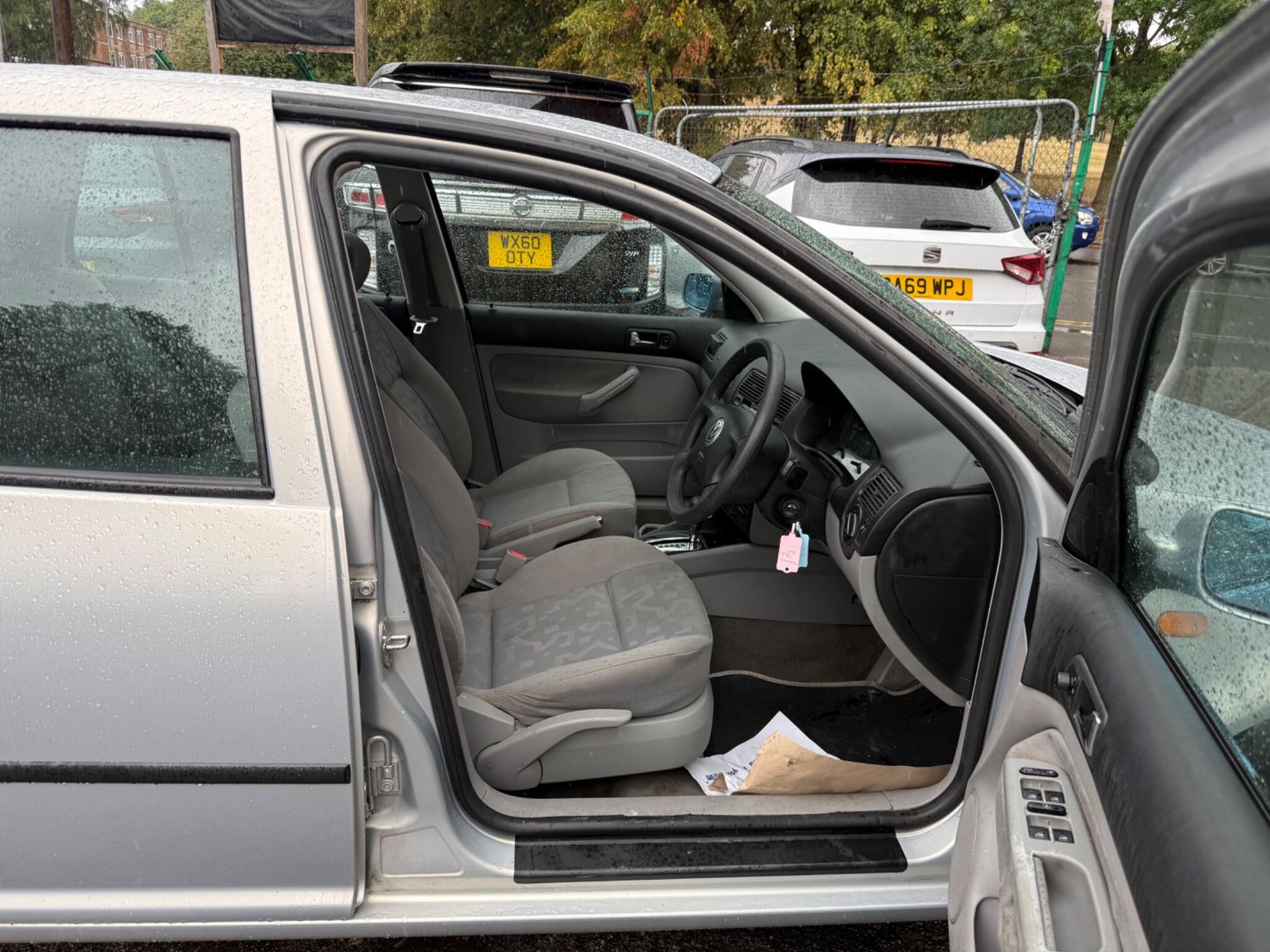 Volkswagen Golf - Image 16