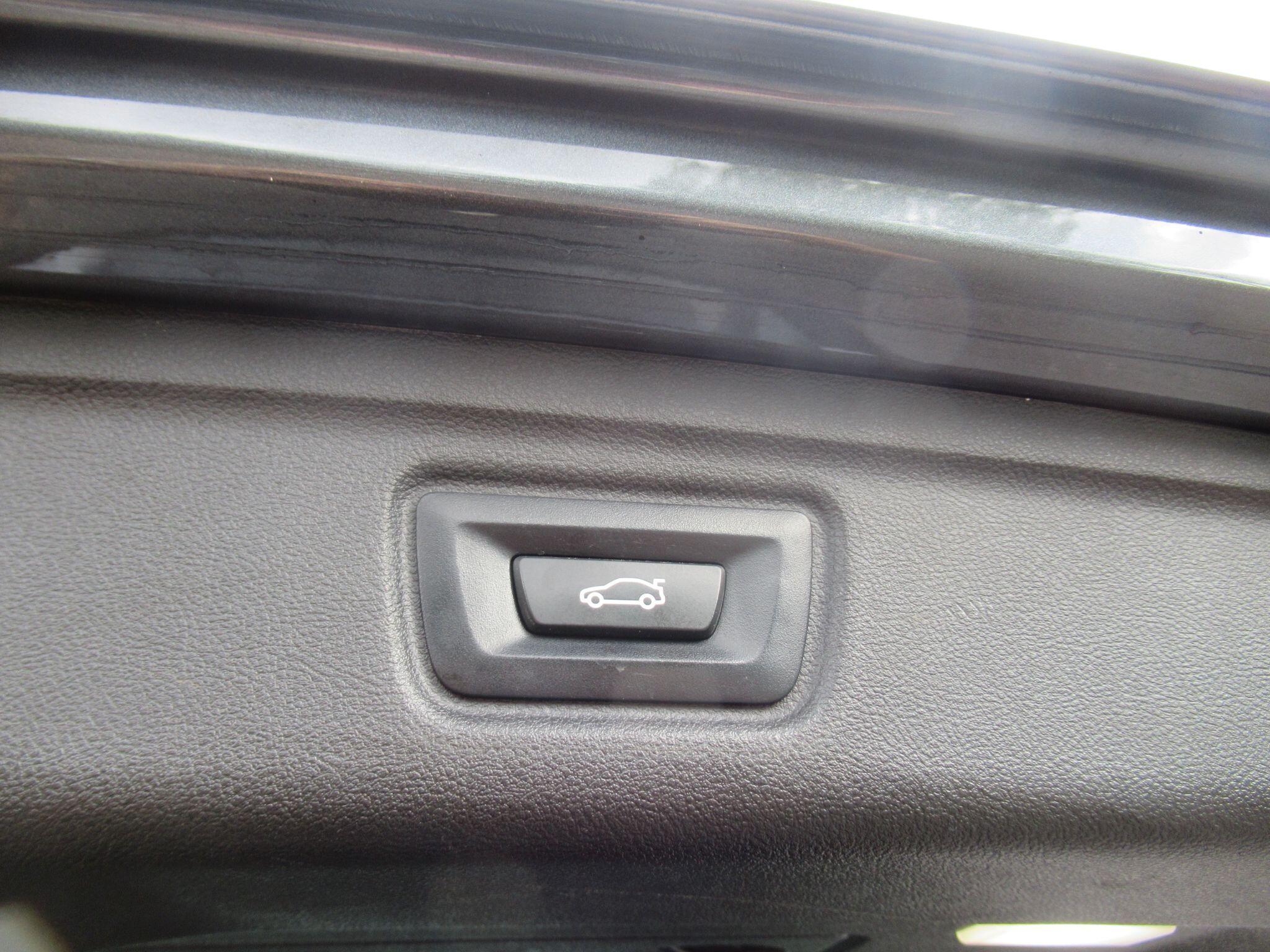 BMW 3 Series - Image 18