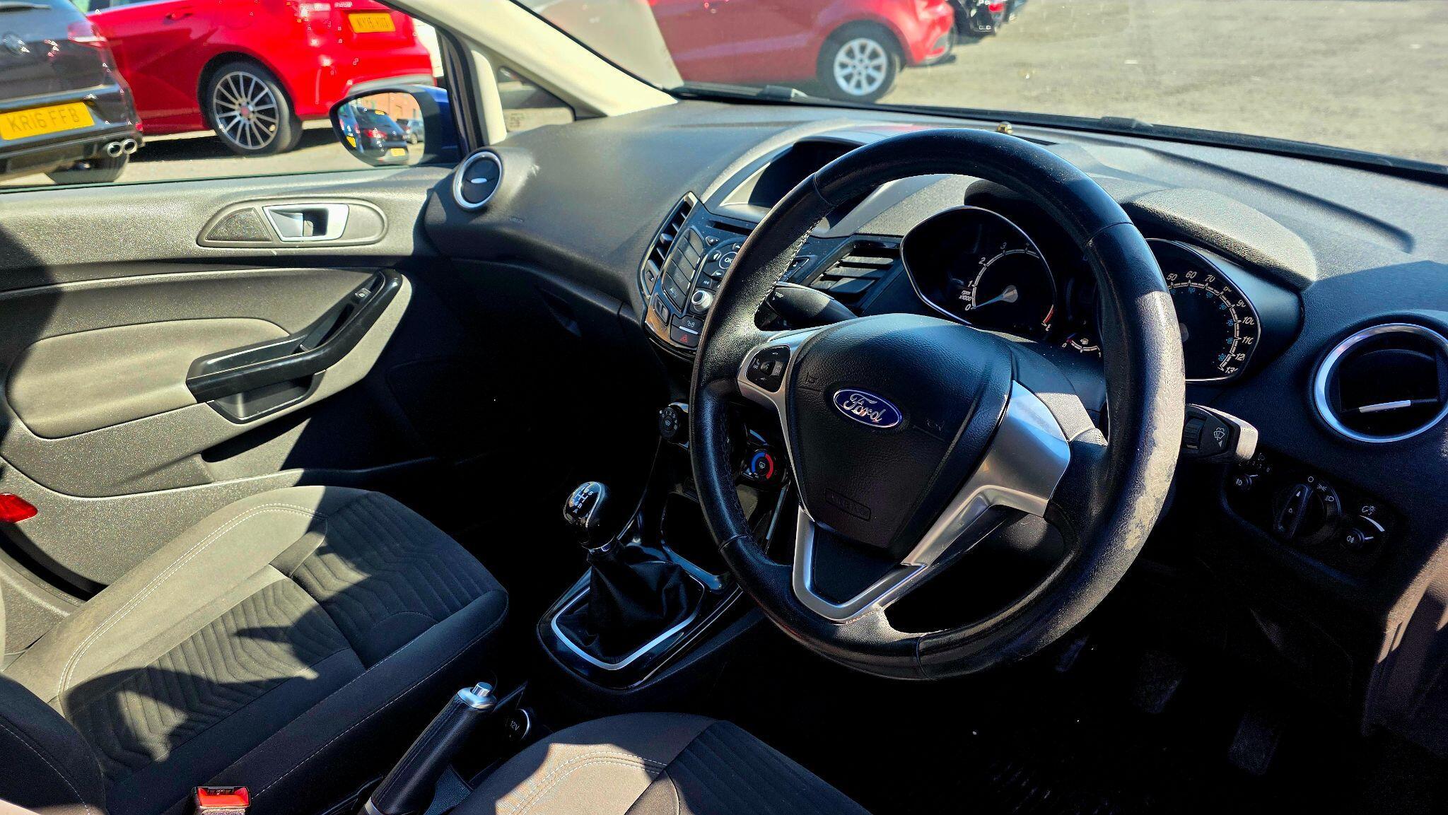 Ford Fiesta - Image 11