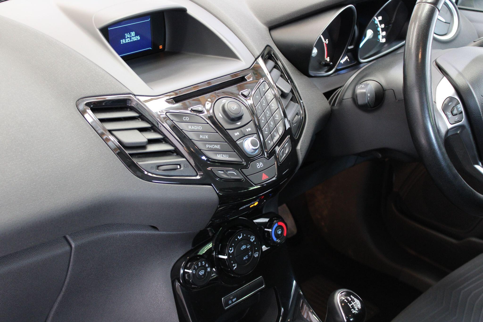 Ford Fiesta - Image 34