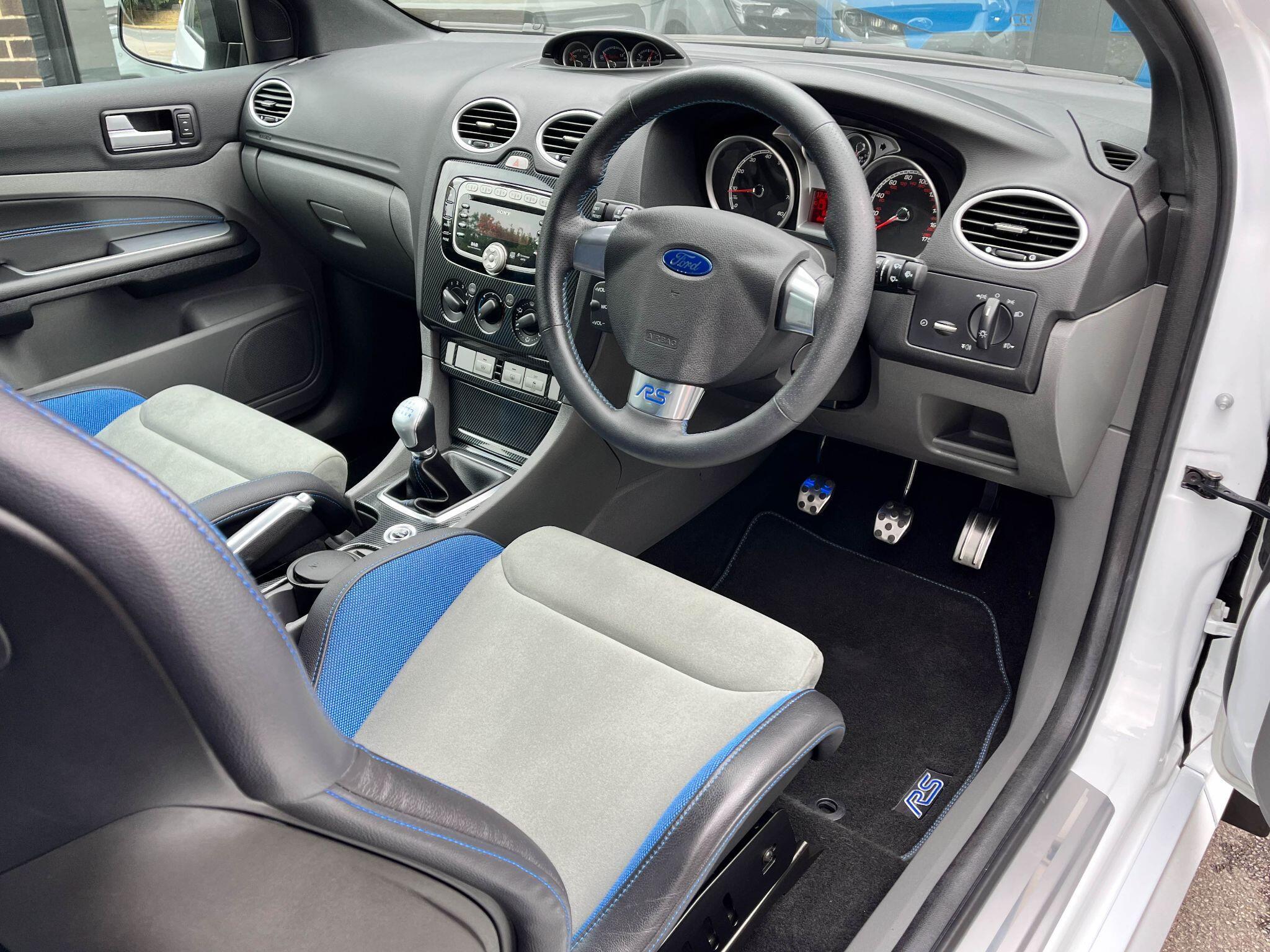 Ford Focus - Image 20