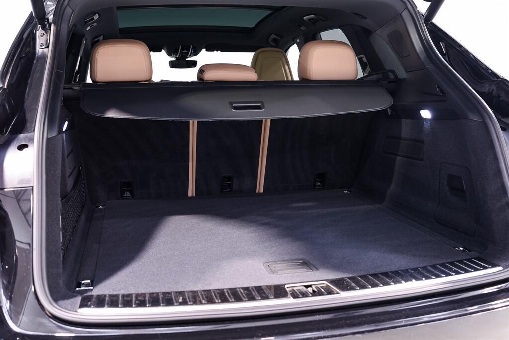 Porsche Cayenne - Image 50