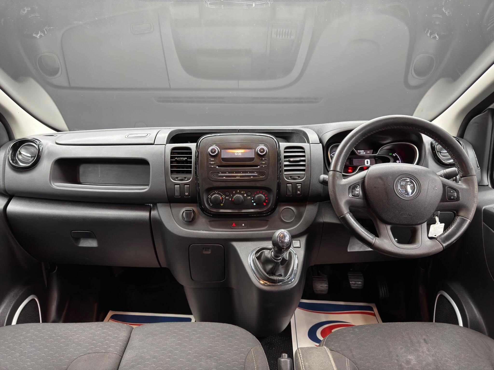 Vauxhall Vivaro - Image 10