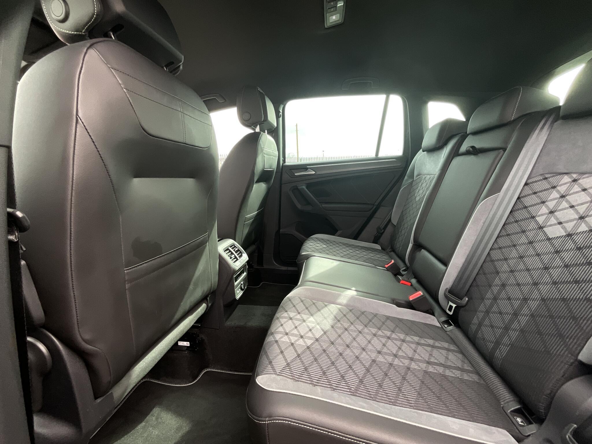 Volkswagen Tiguan - Image 12