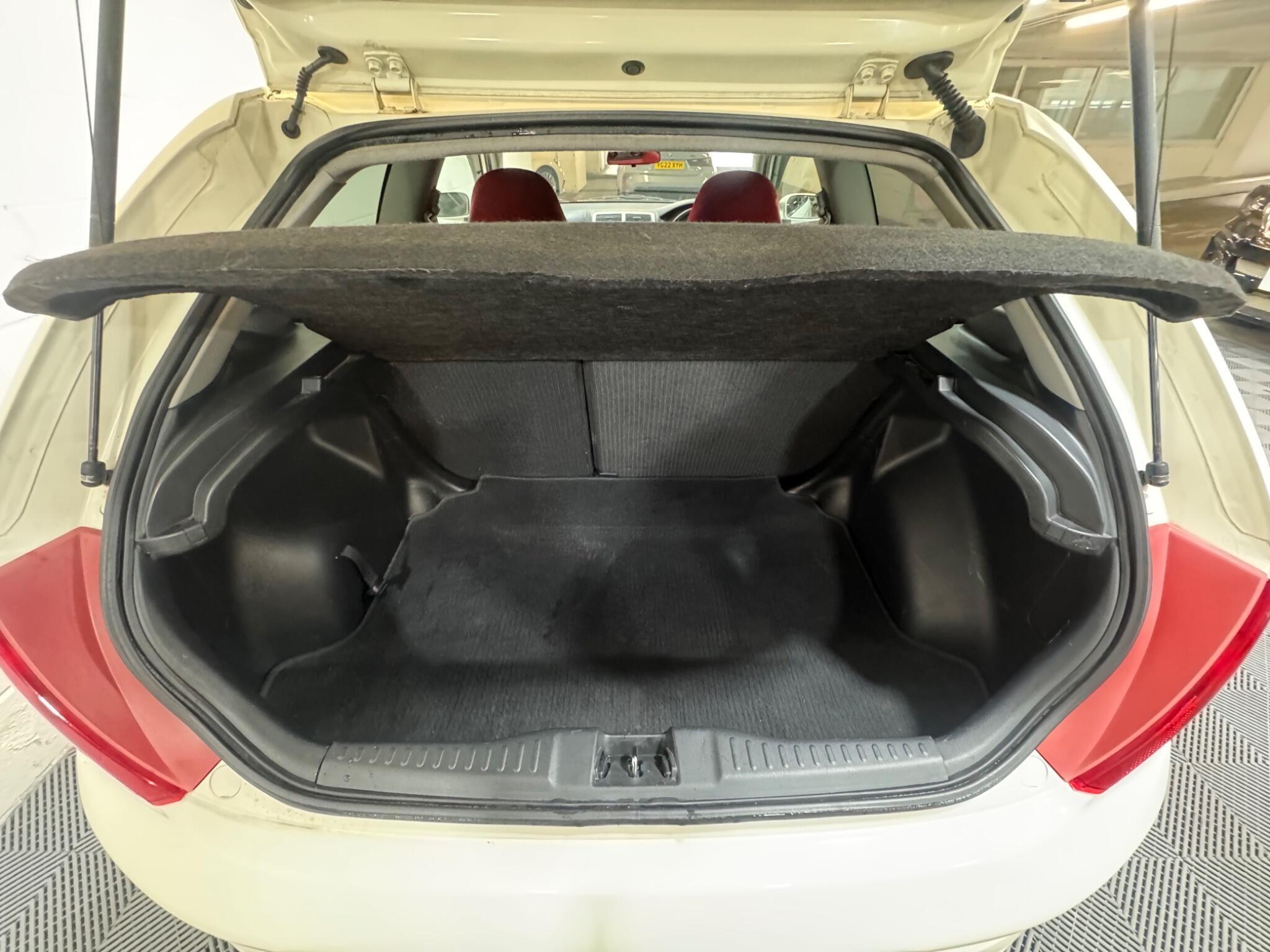 Honda Civic - Image 11