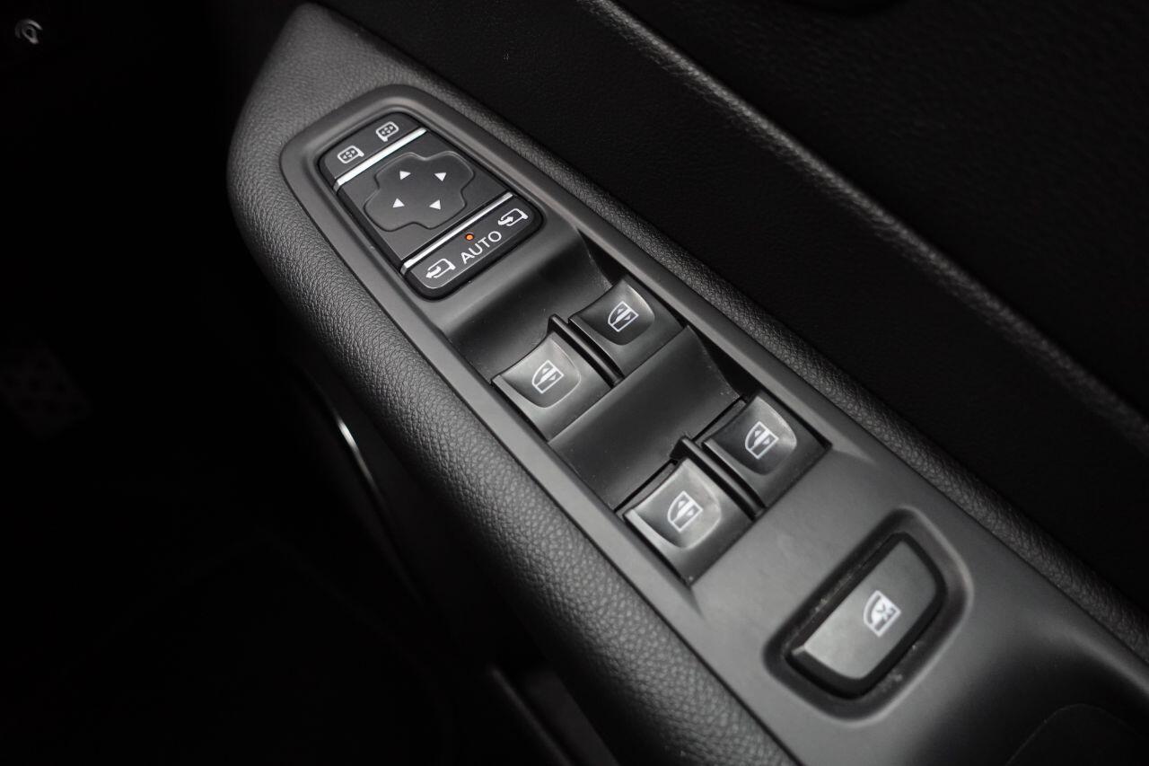 Renault Captur - Image 35