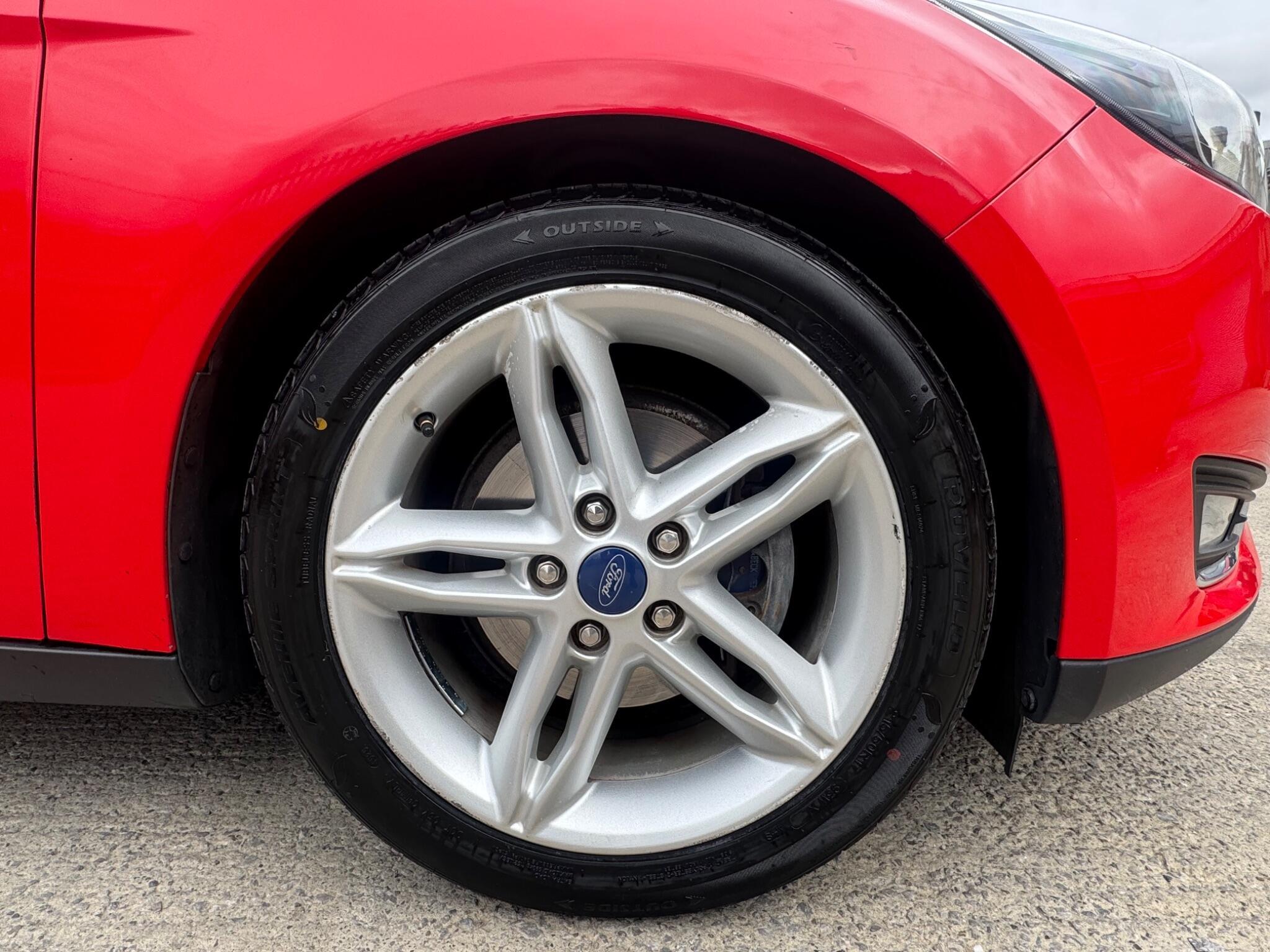 Ford Focus - Image 7