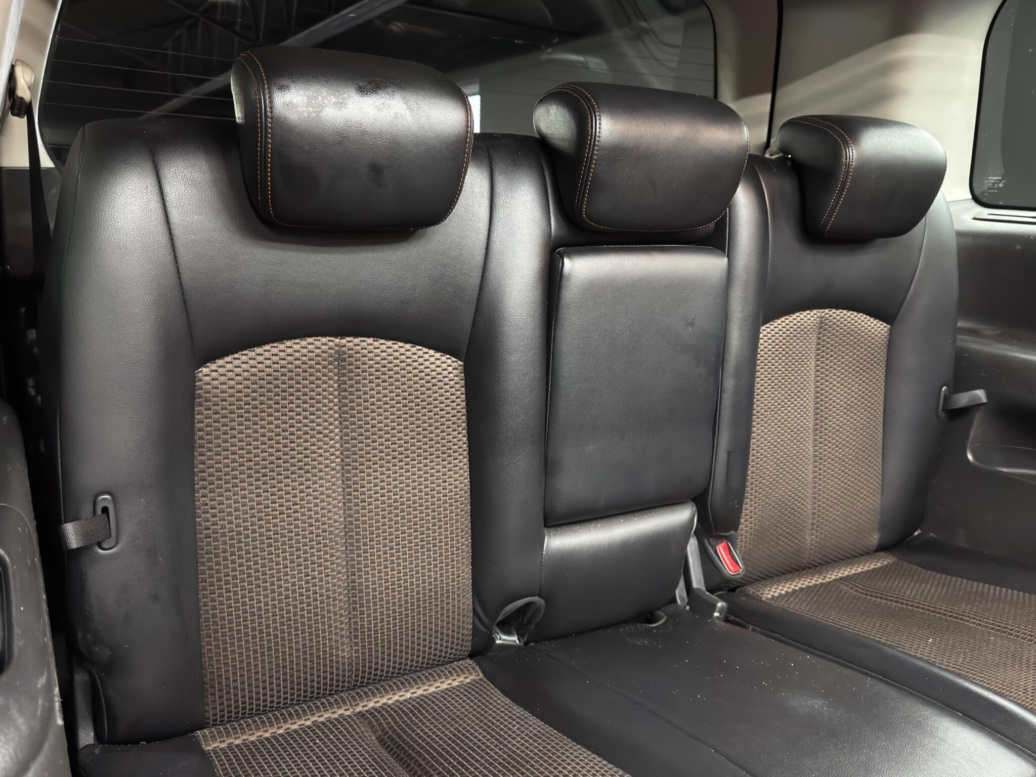 Nissan Elgrand - Image 17