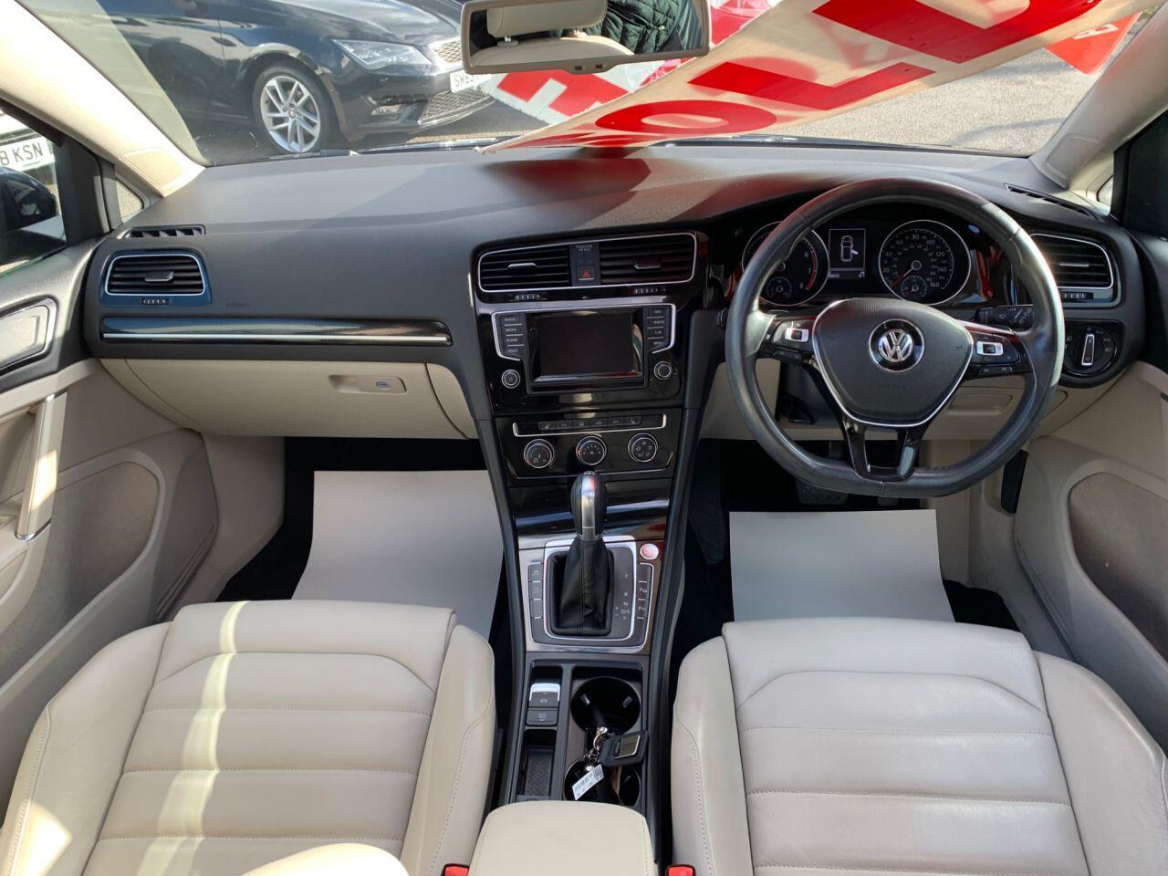 Volkswagen Golf - Image 17