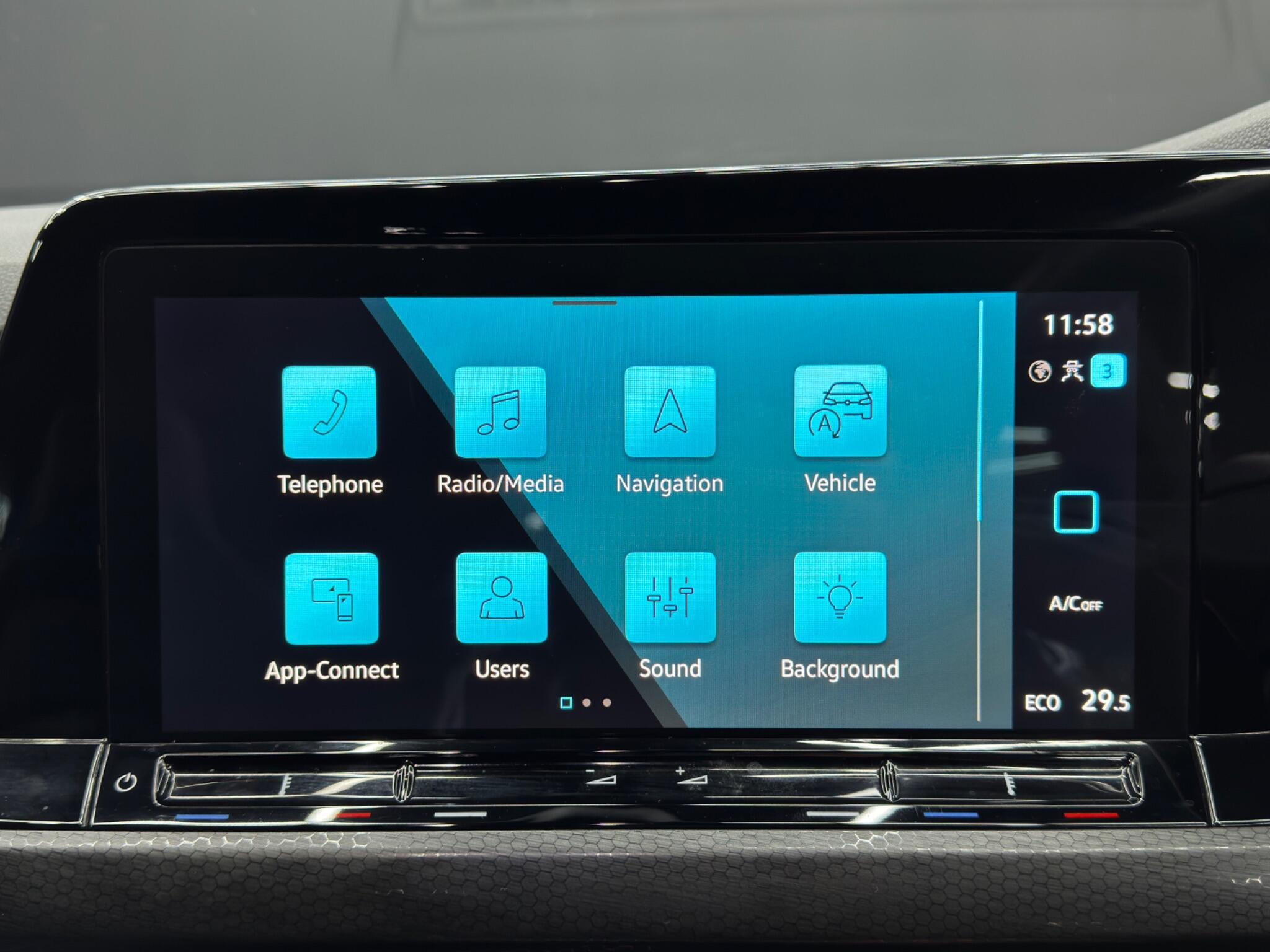 Volkswagen Golf - Image 29