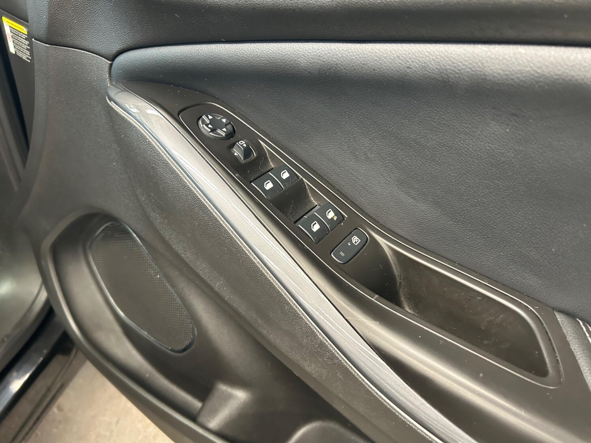 Vauxhall Grandland X - Image 15