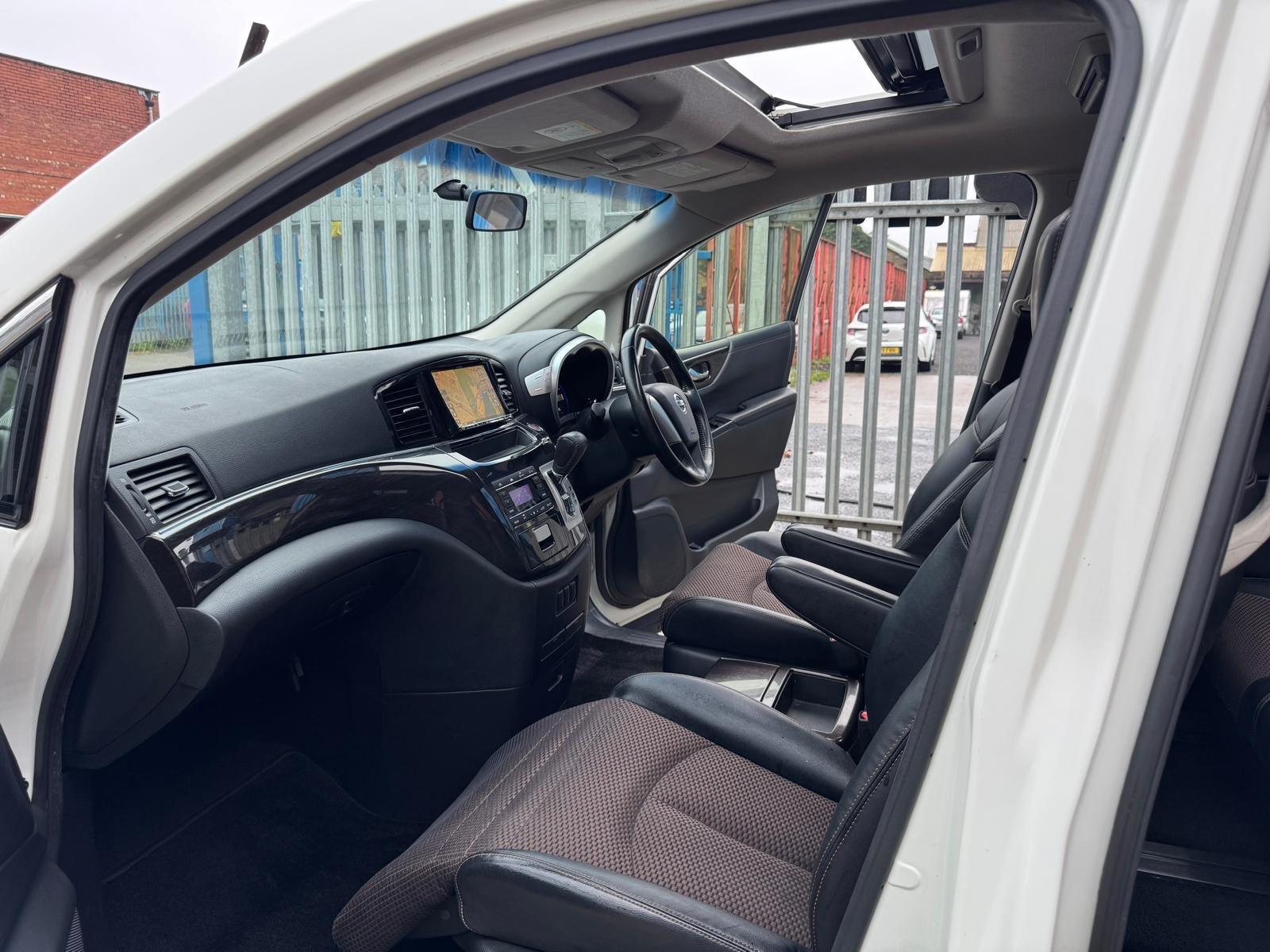 Nissan Elgrand - Image 49