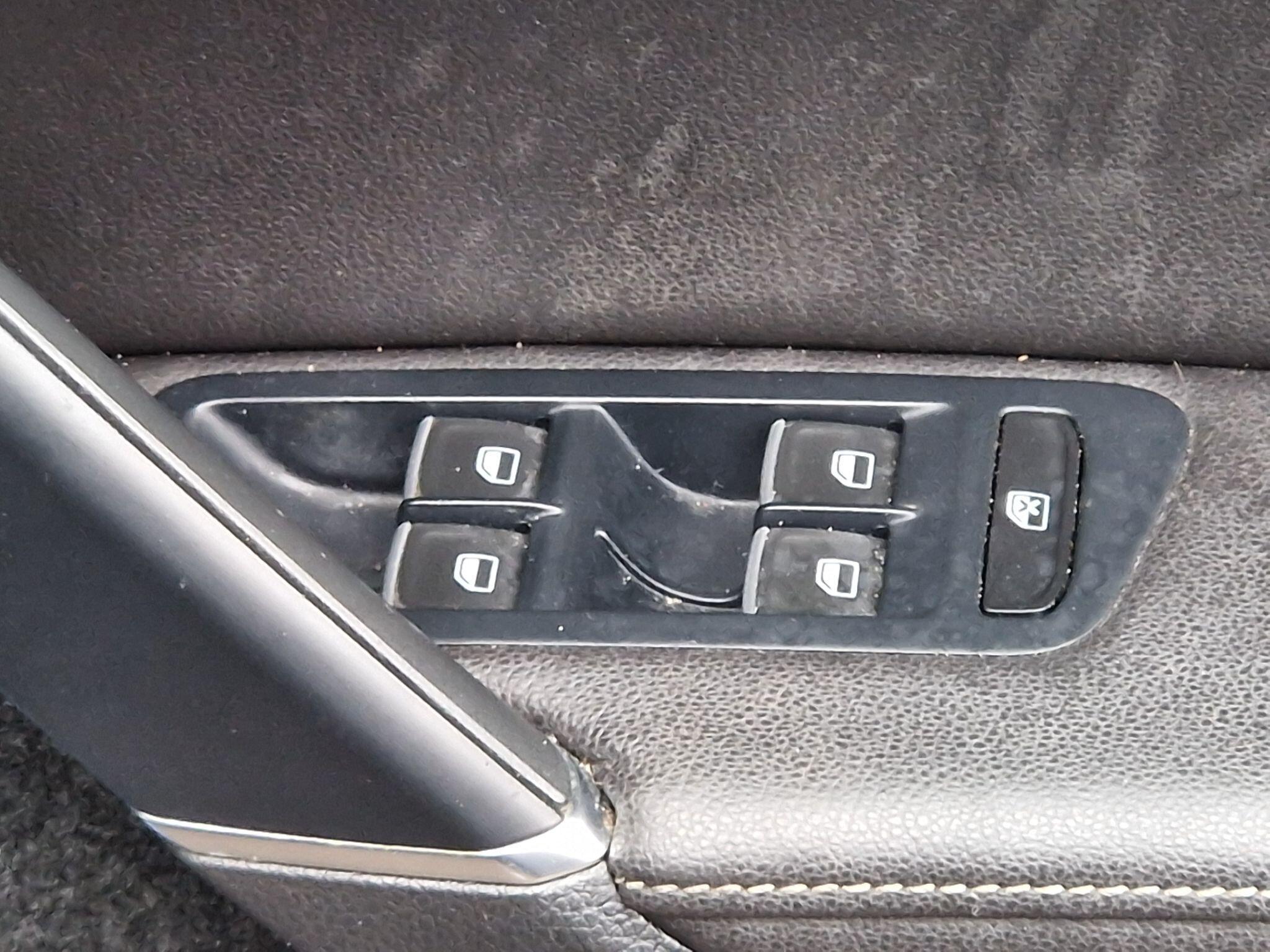 Volkswagen Golf - Image 29