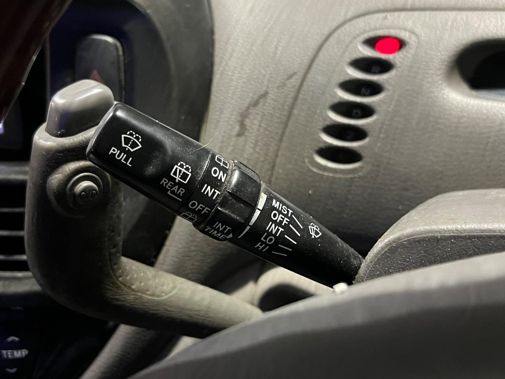 Toyota Estima - Image 36