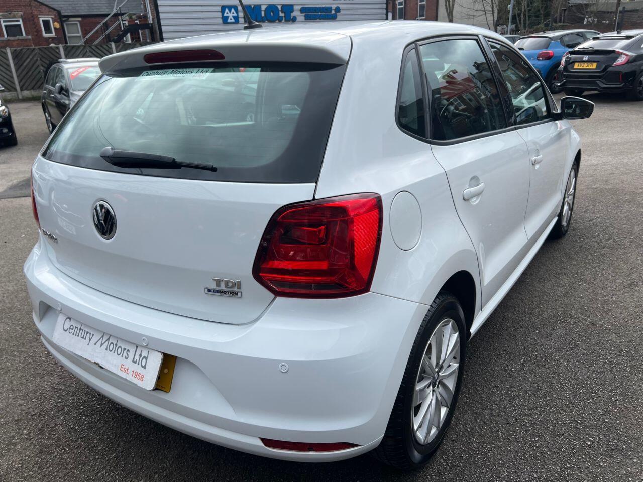 Volkswagen Polo - Image 16