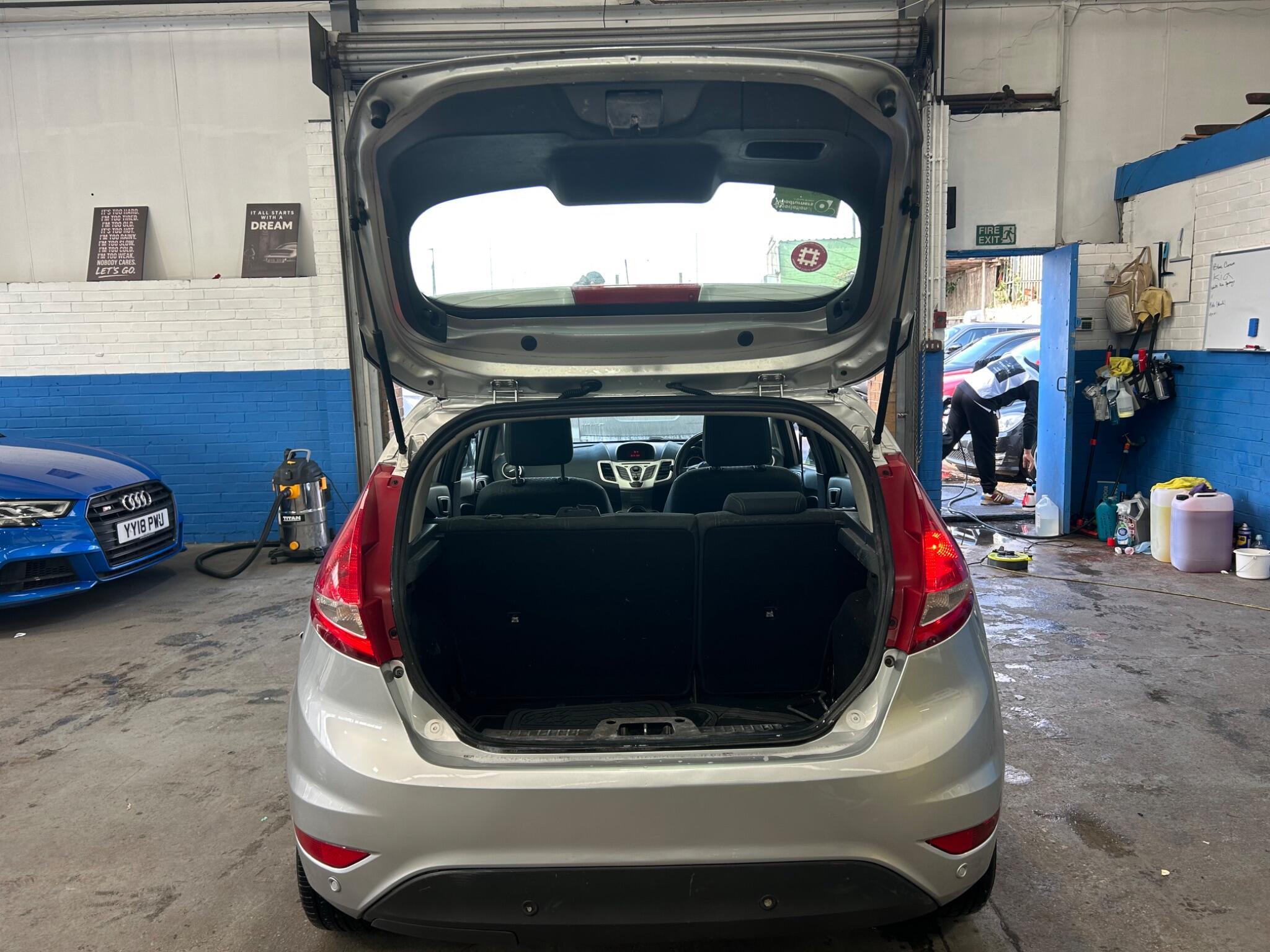 Ford Fiesta - Image 21