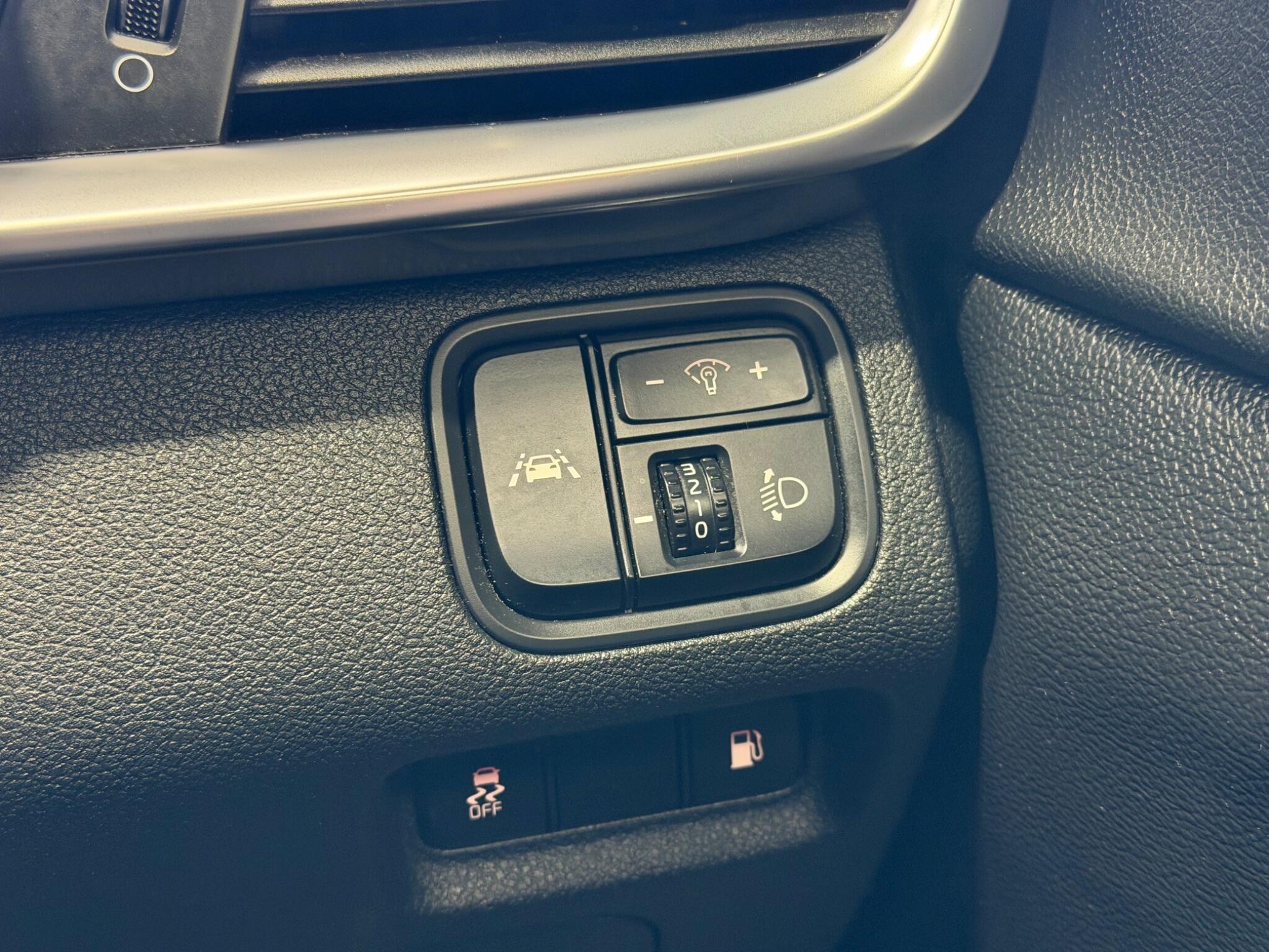 Kia Optima - Image 33