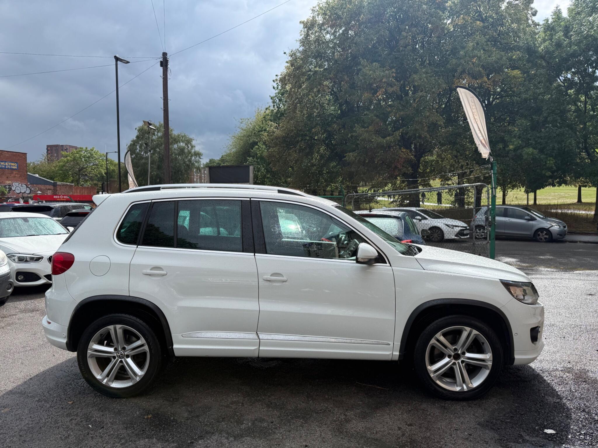 Volkswagen Tiguan - Image 8