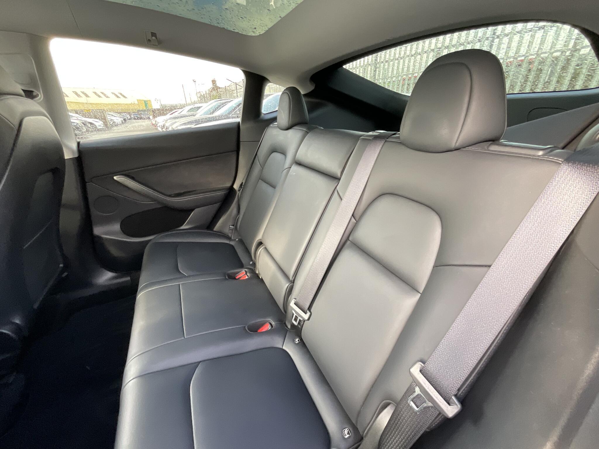 Tesla Model Y - Image 17