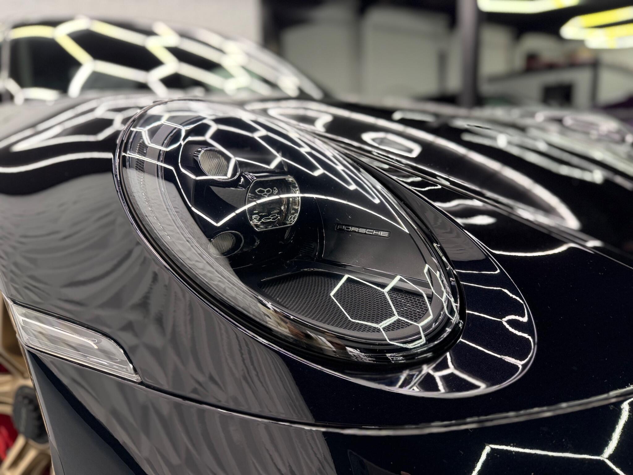 Porsche 911 - Image 10