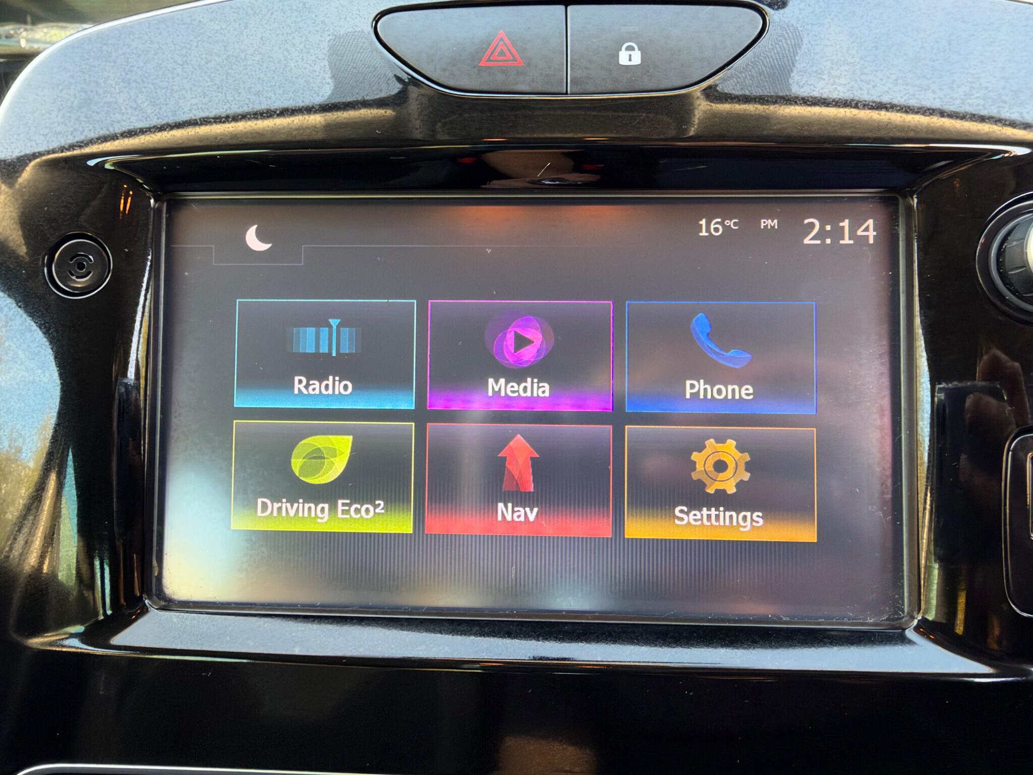 Renault Clio - Image 18