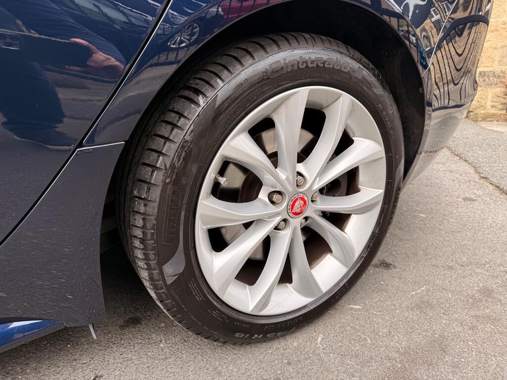 Jaguar XF - Image 17