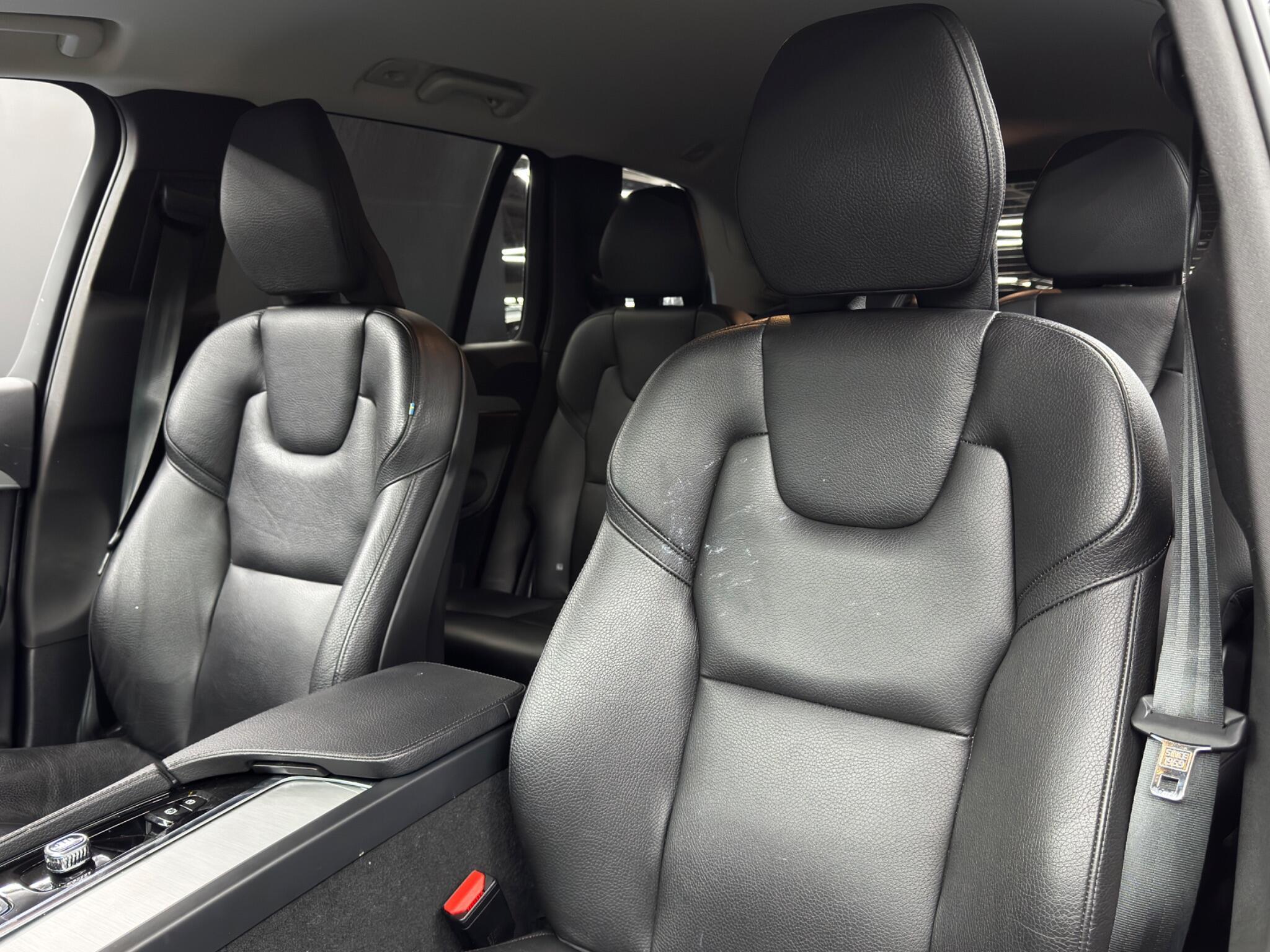 Volvo XC90 - Image 14