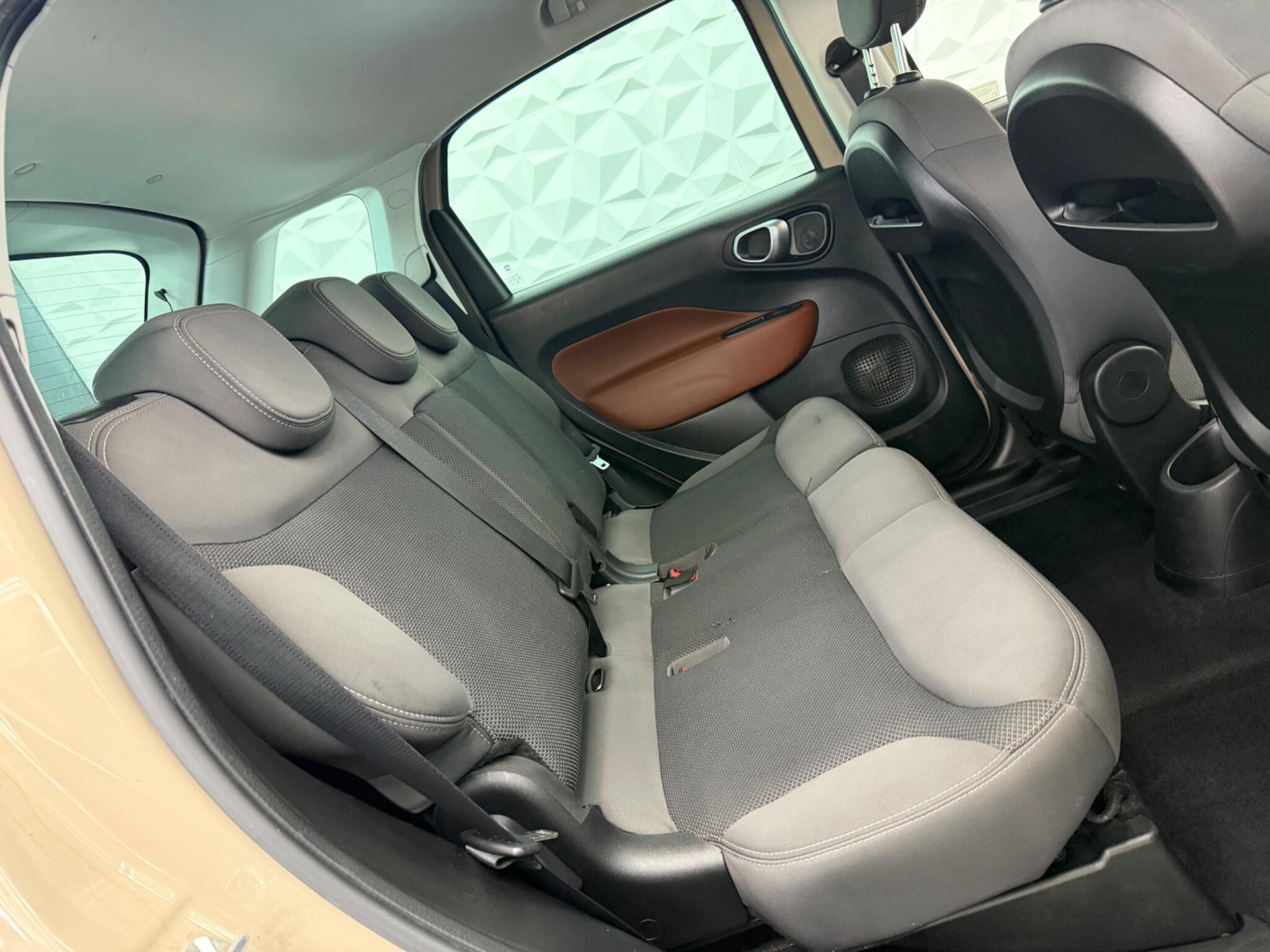 Fiat 500L - Image 17