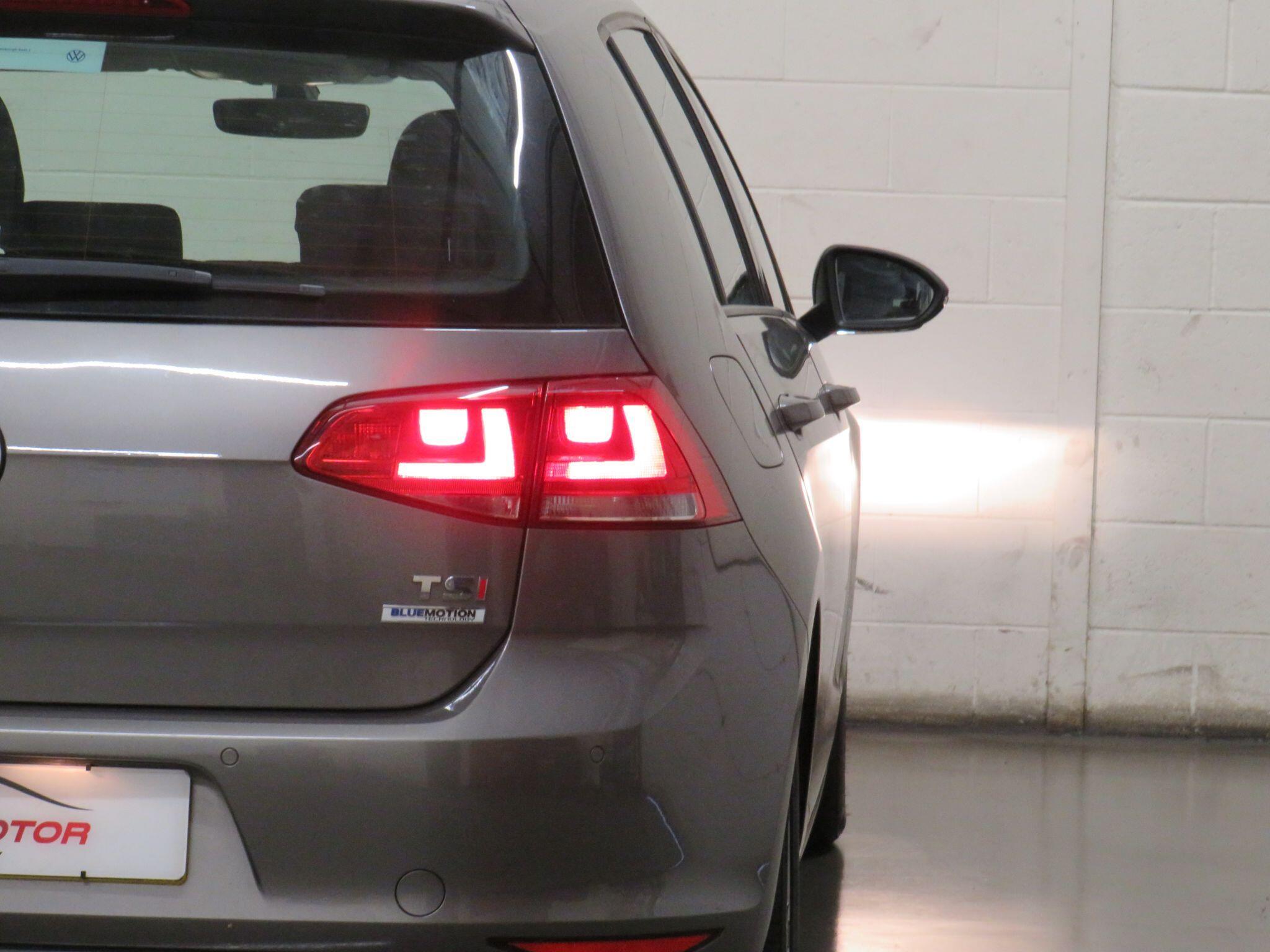 Volkswagen Golf - Image 12