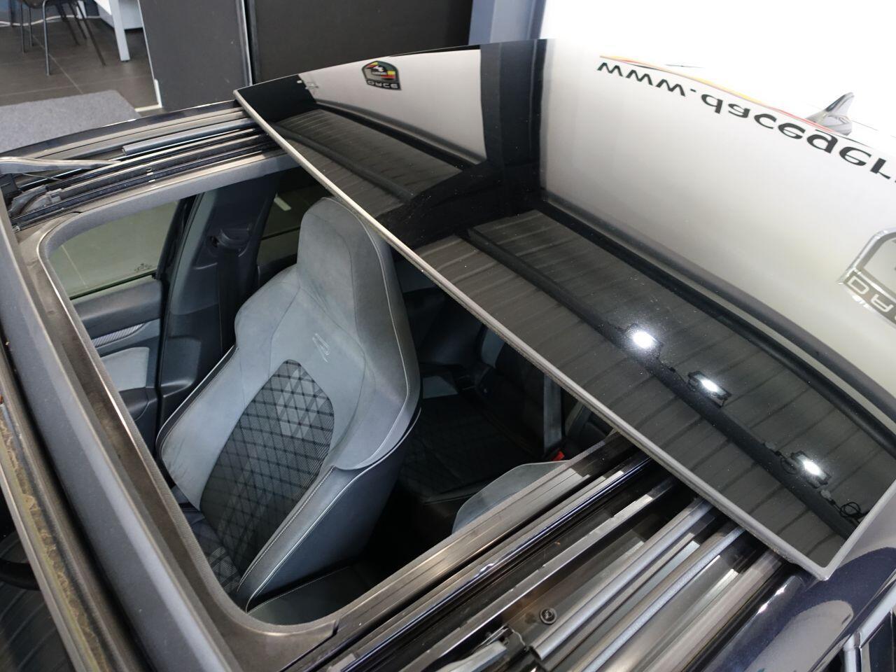 Volkswagen Golf - Image 37