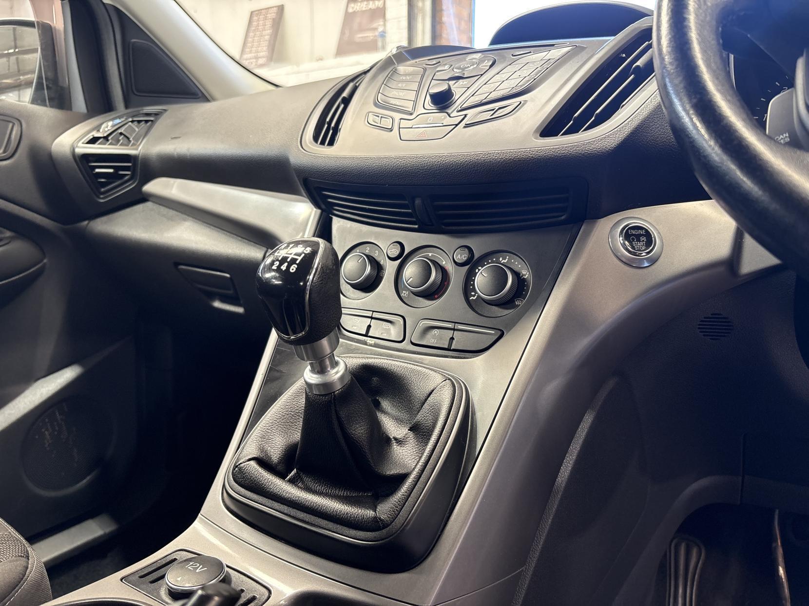 Ford Kuga - Image 16
