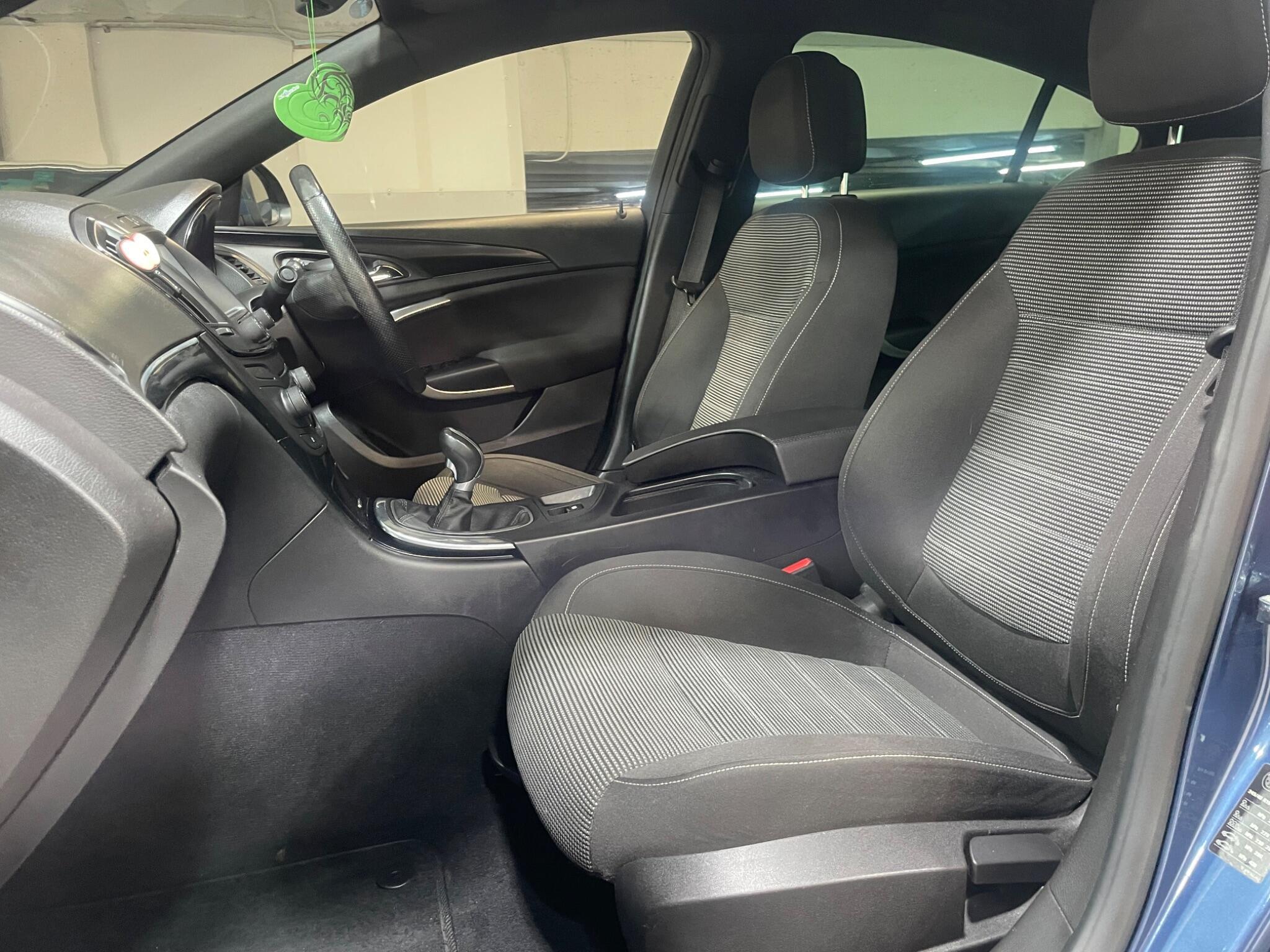 Vauxhall Insignia - Image 9